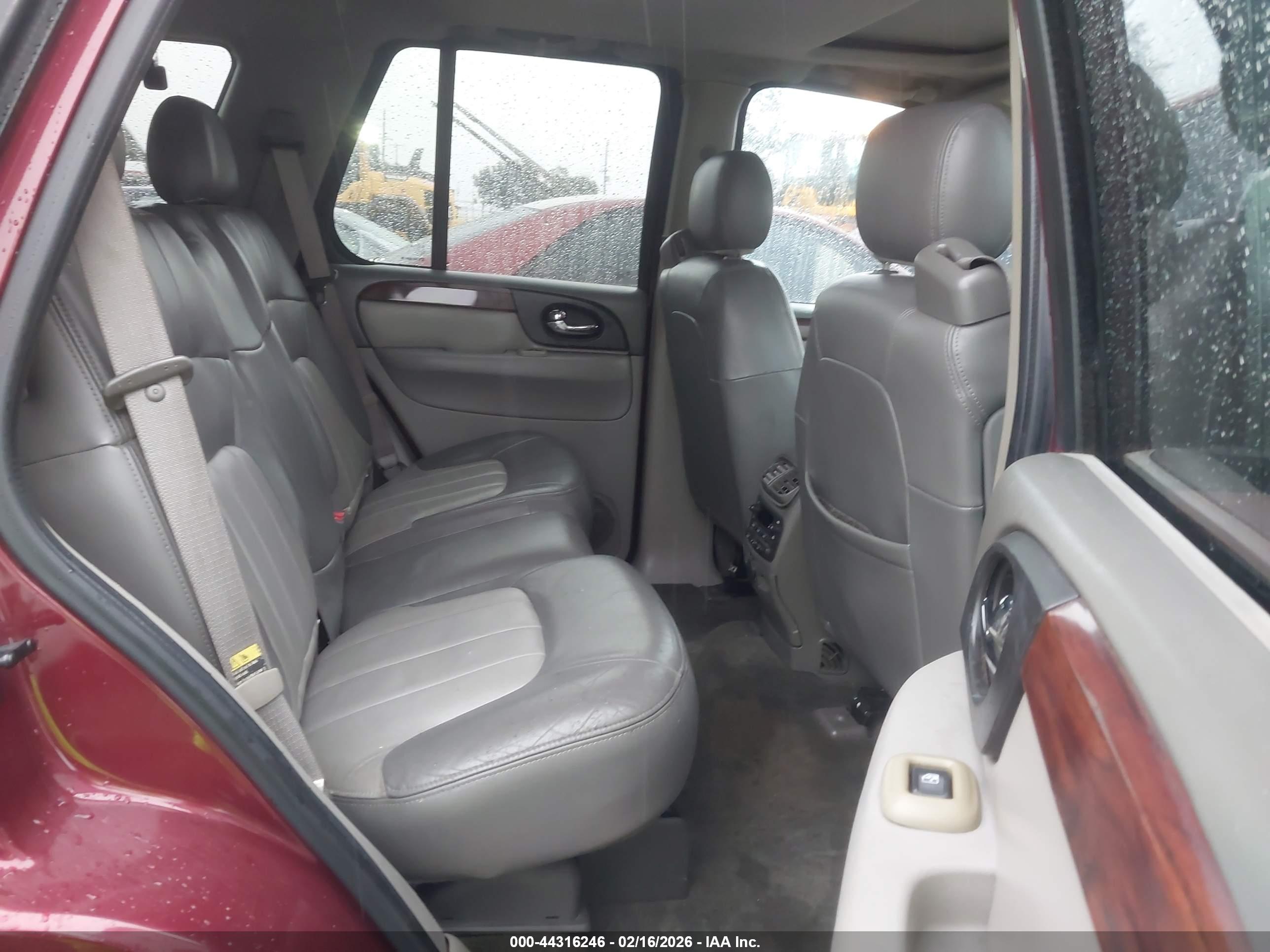 GMC ENVOY image 8