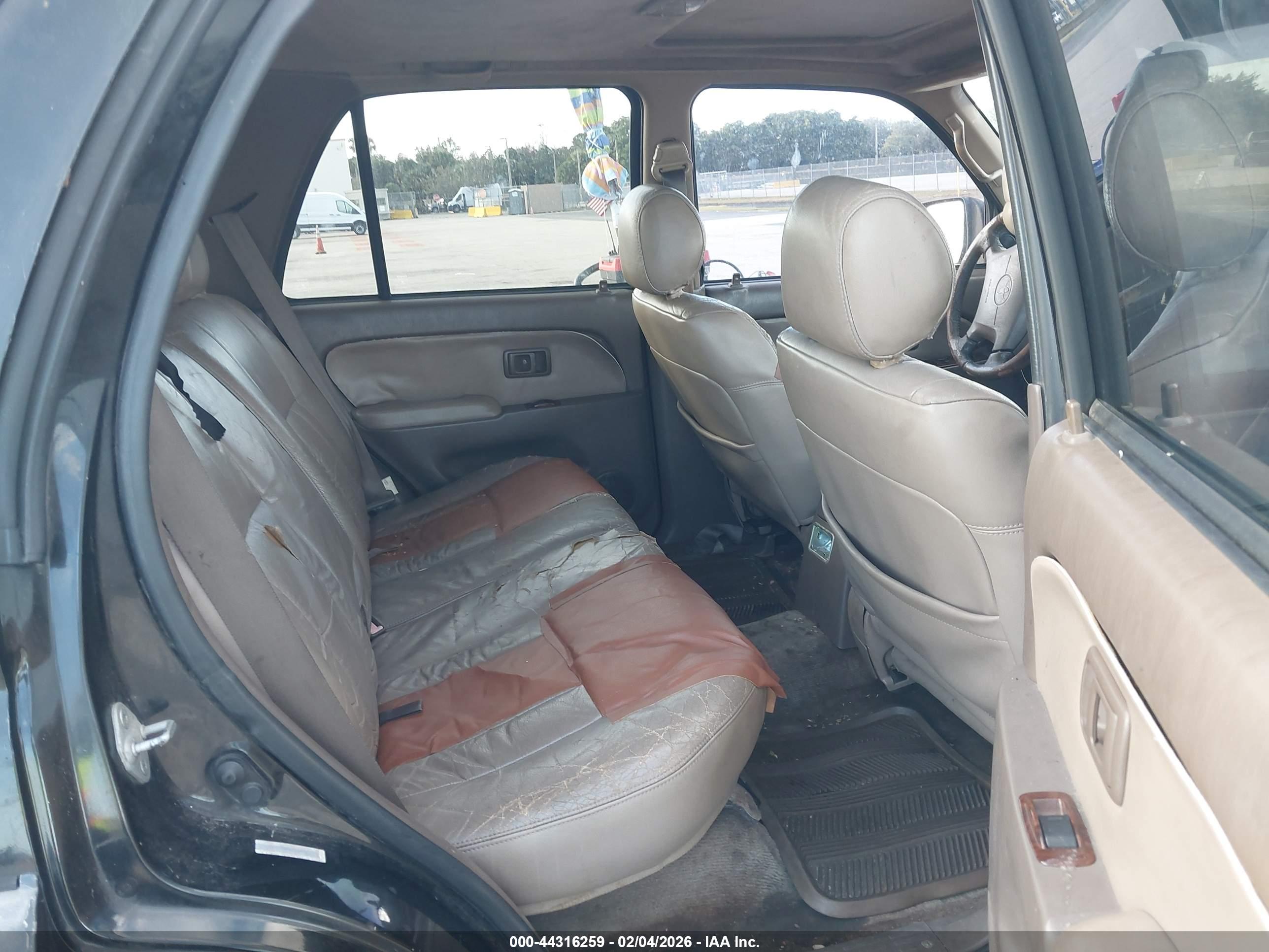 TOYOTA 4RUNNER image 8