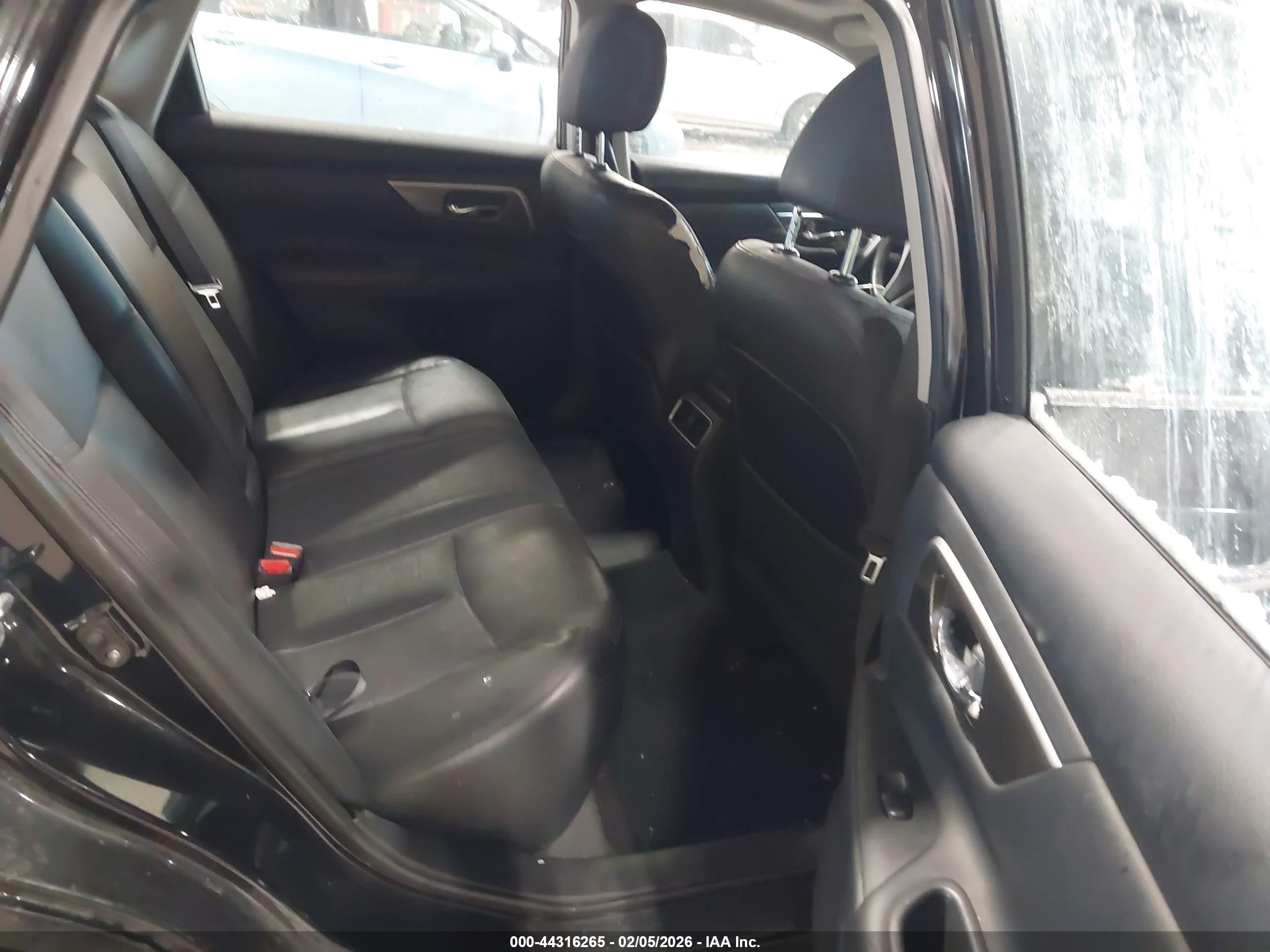 NISSAN ALTIMA image 8