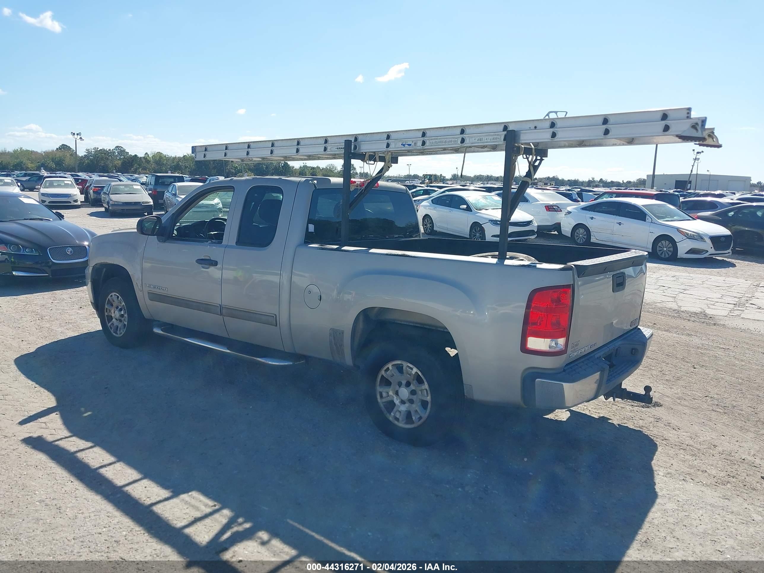 GMC SIERRA image 3