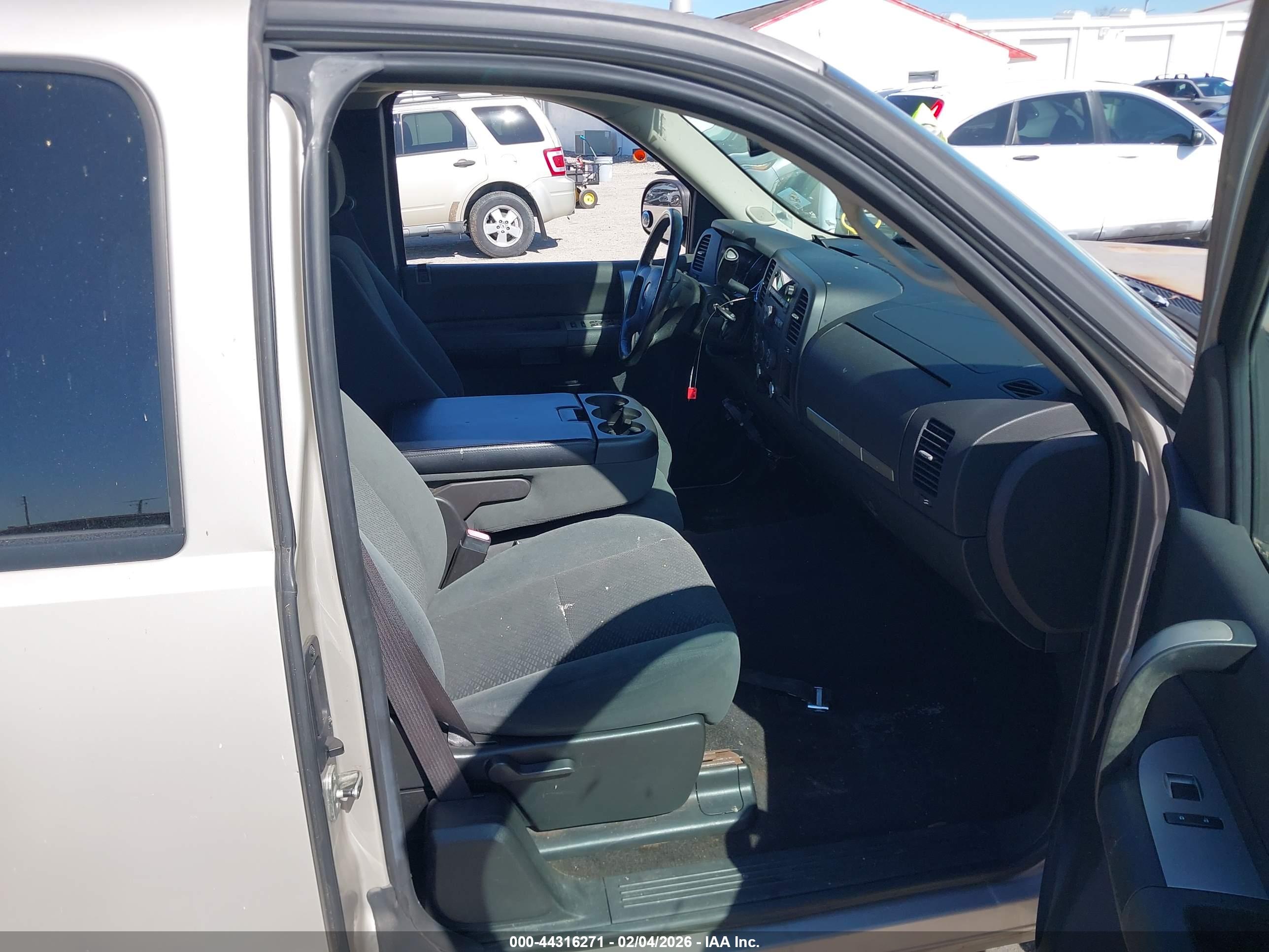 GMC SIERRA image 5