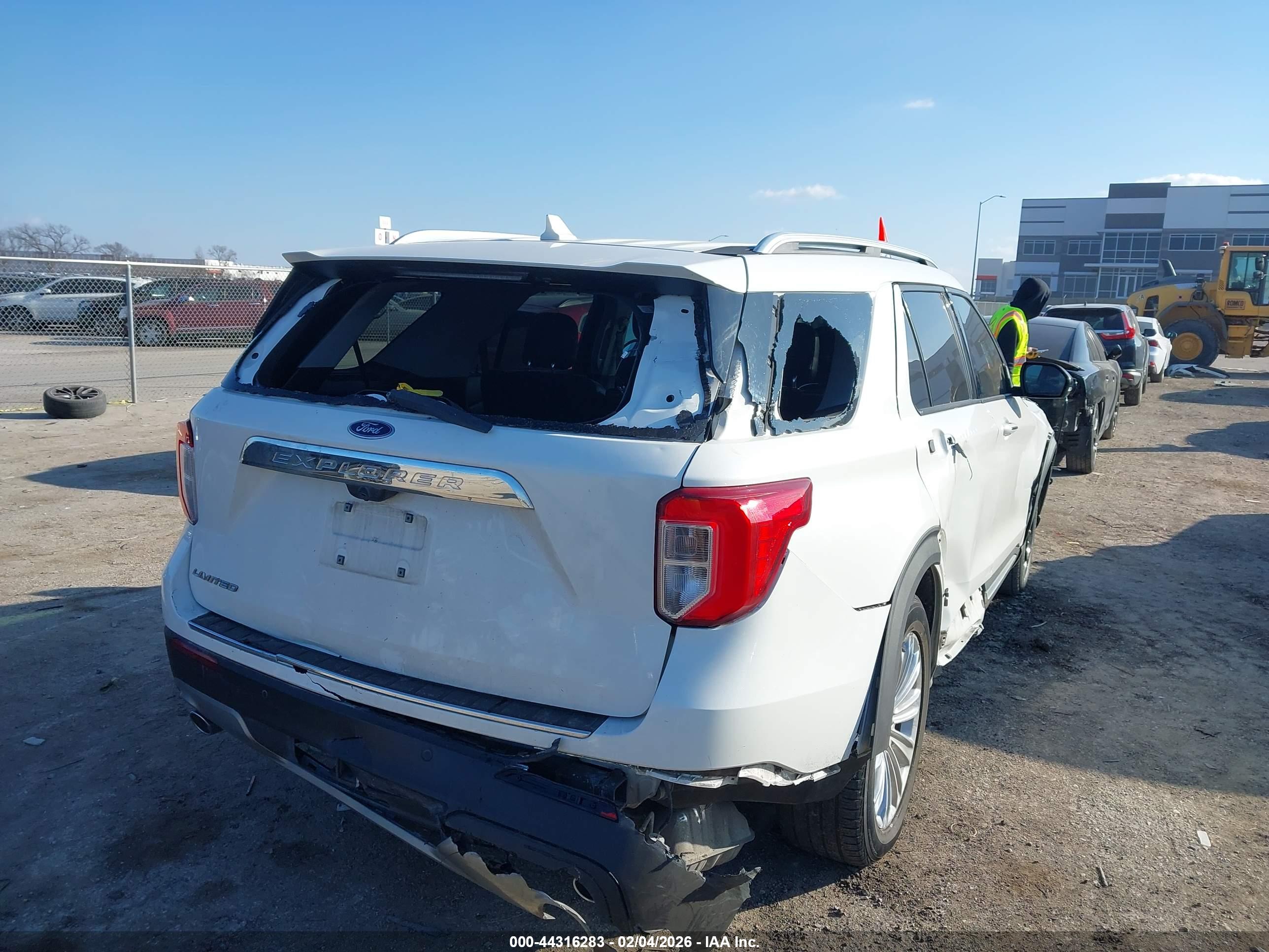 FORD EXPLORER image 4