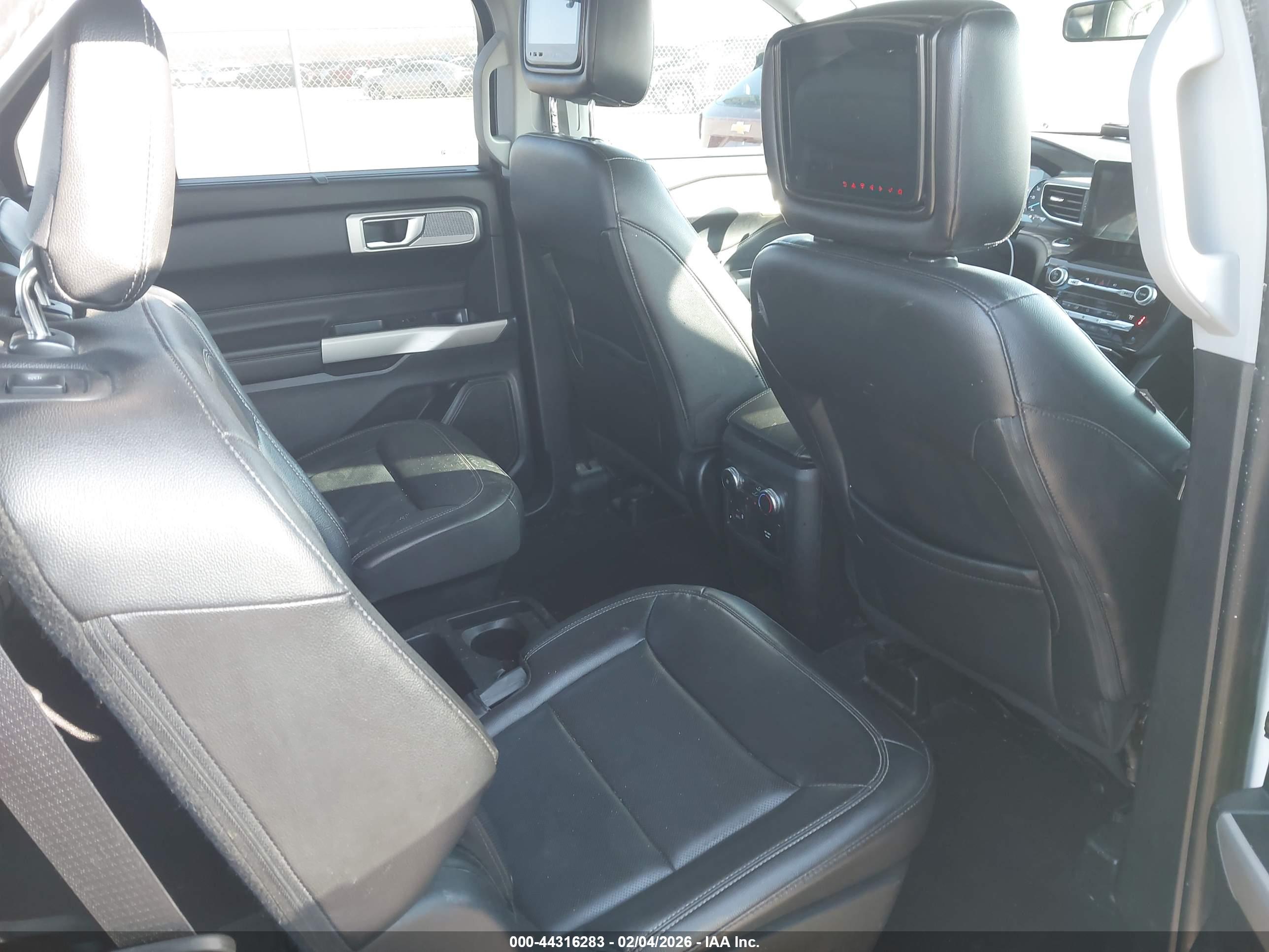 FORD EXPLORER image 8