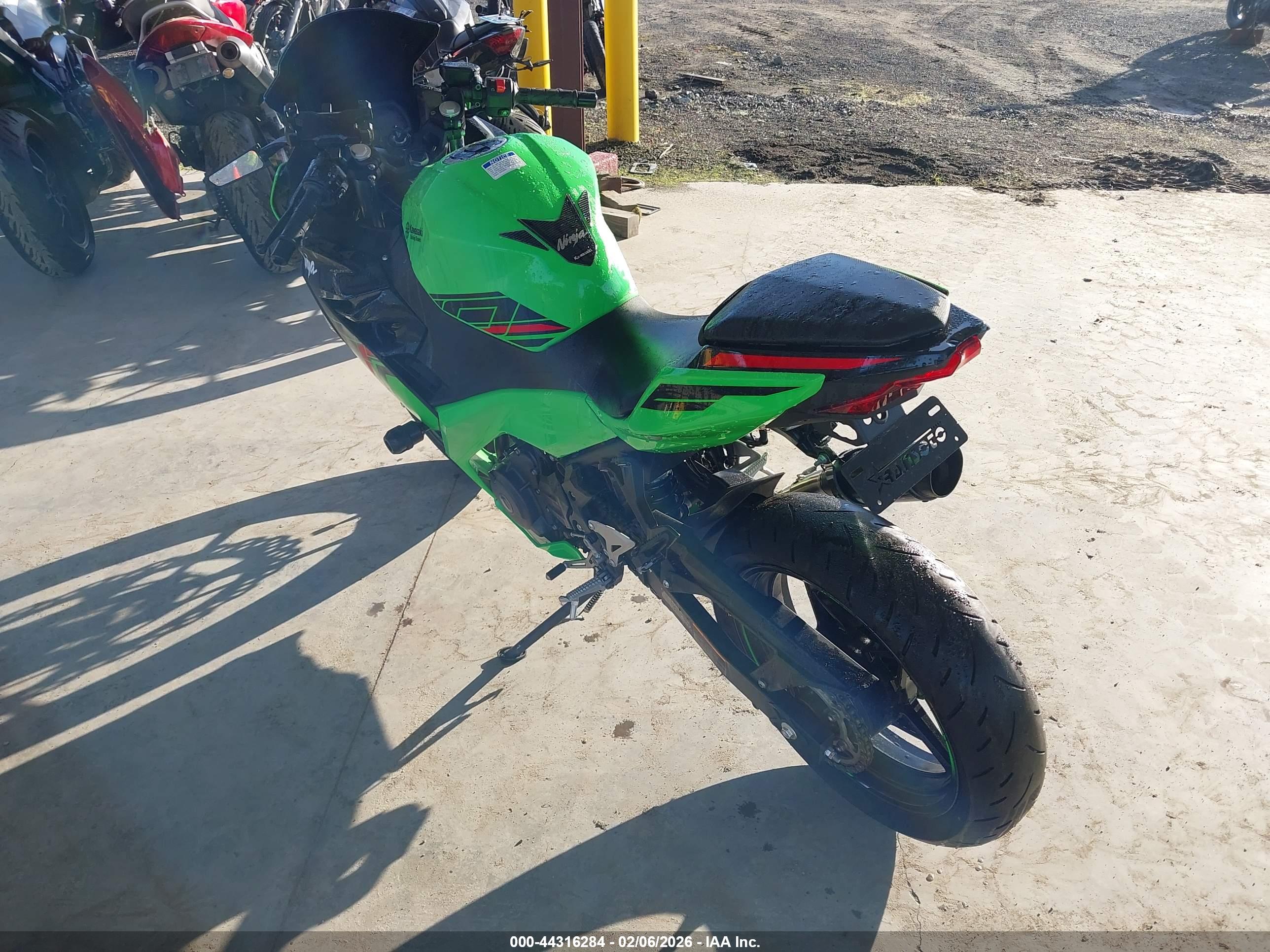 KAWASAKI EX400 image 3