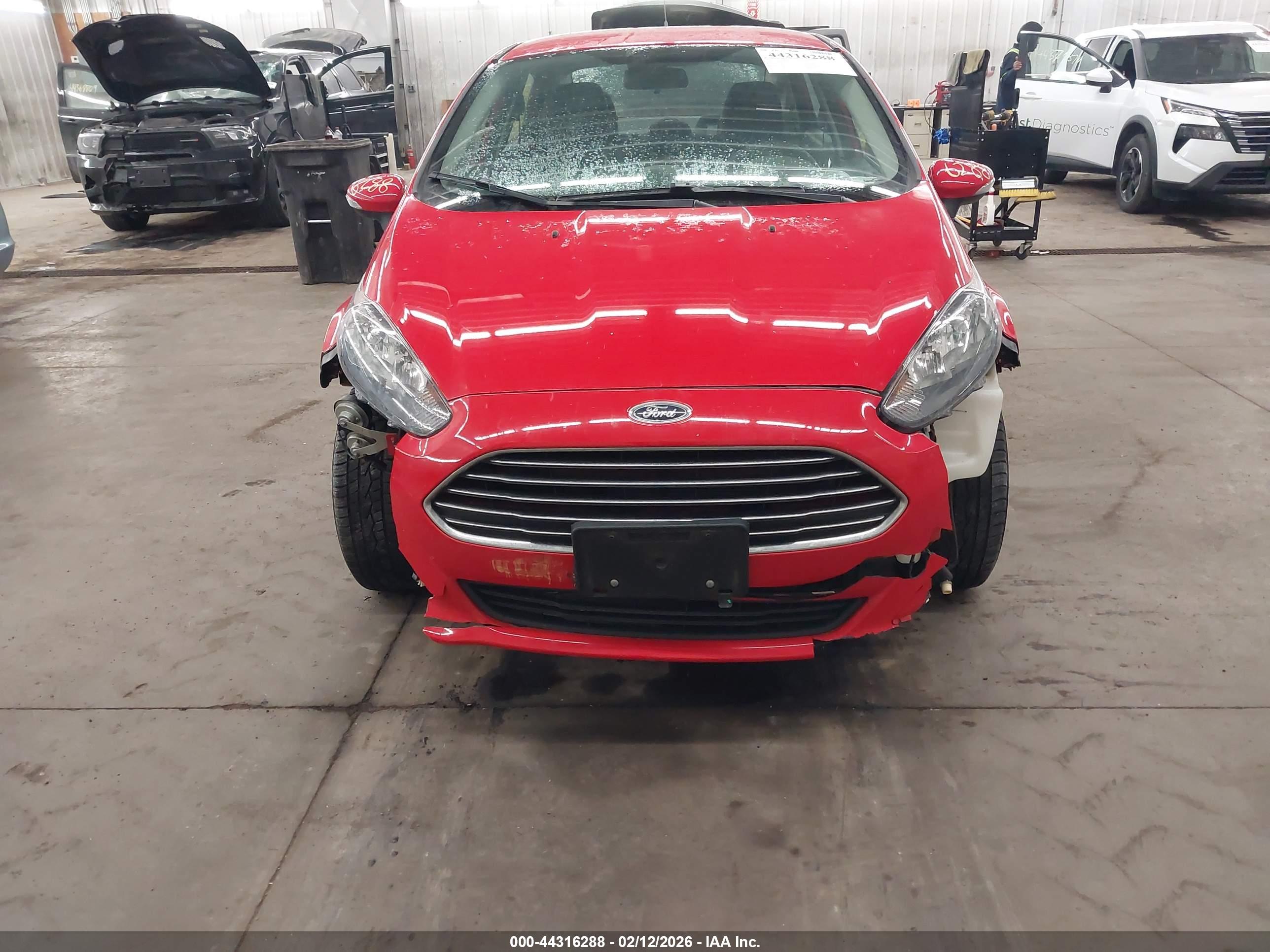 FORD FIESTA image 6