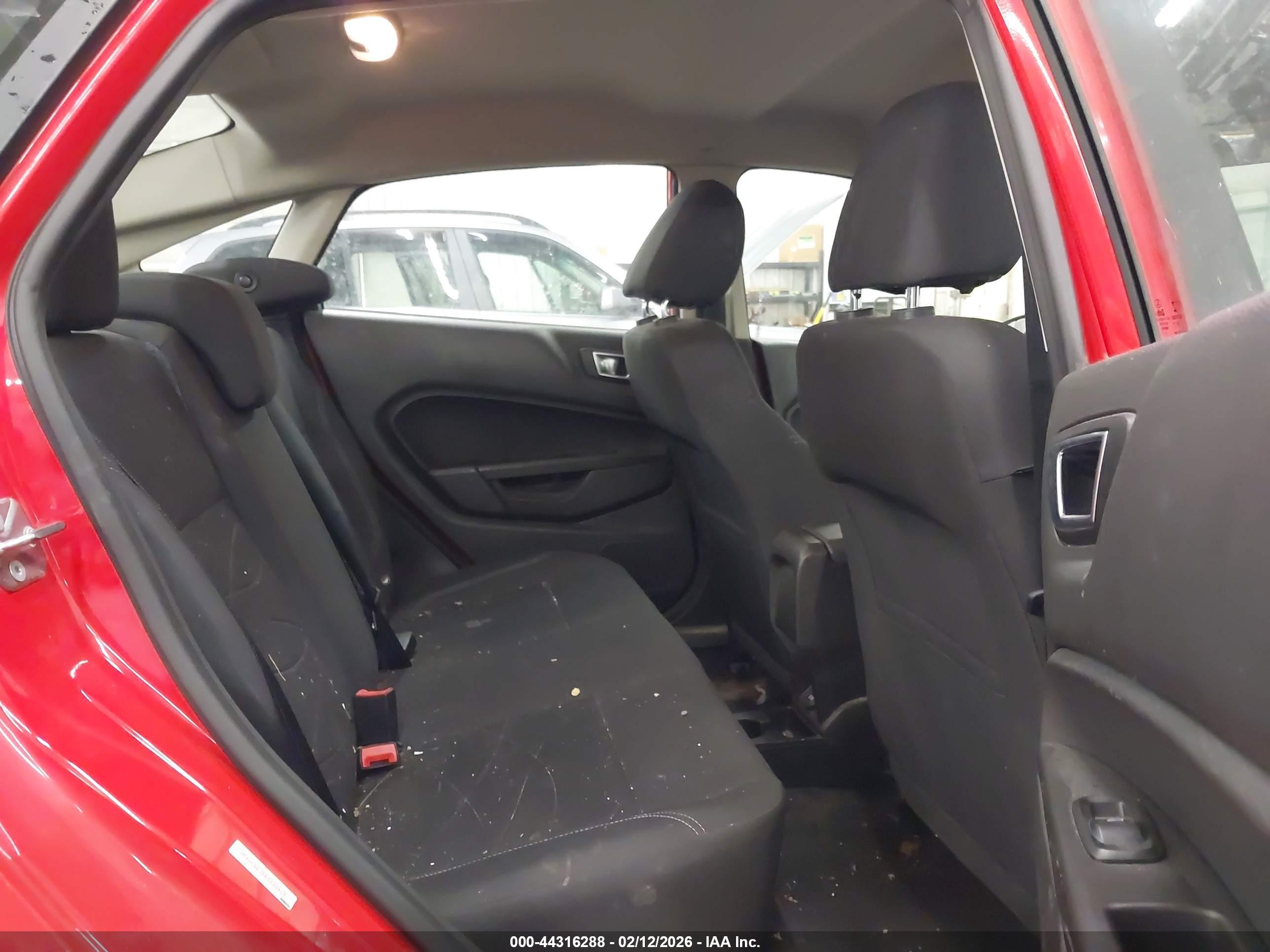 FORD FIESTA image 8