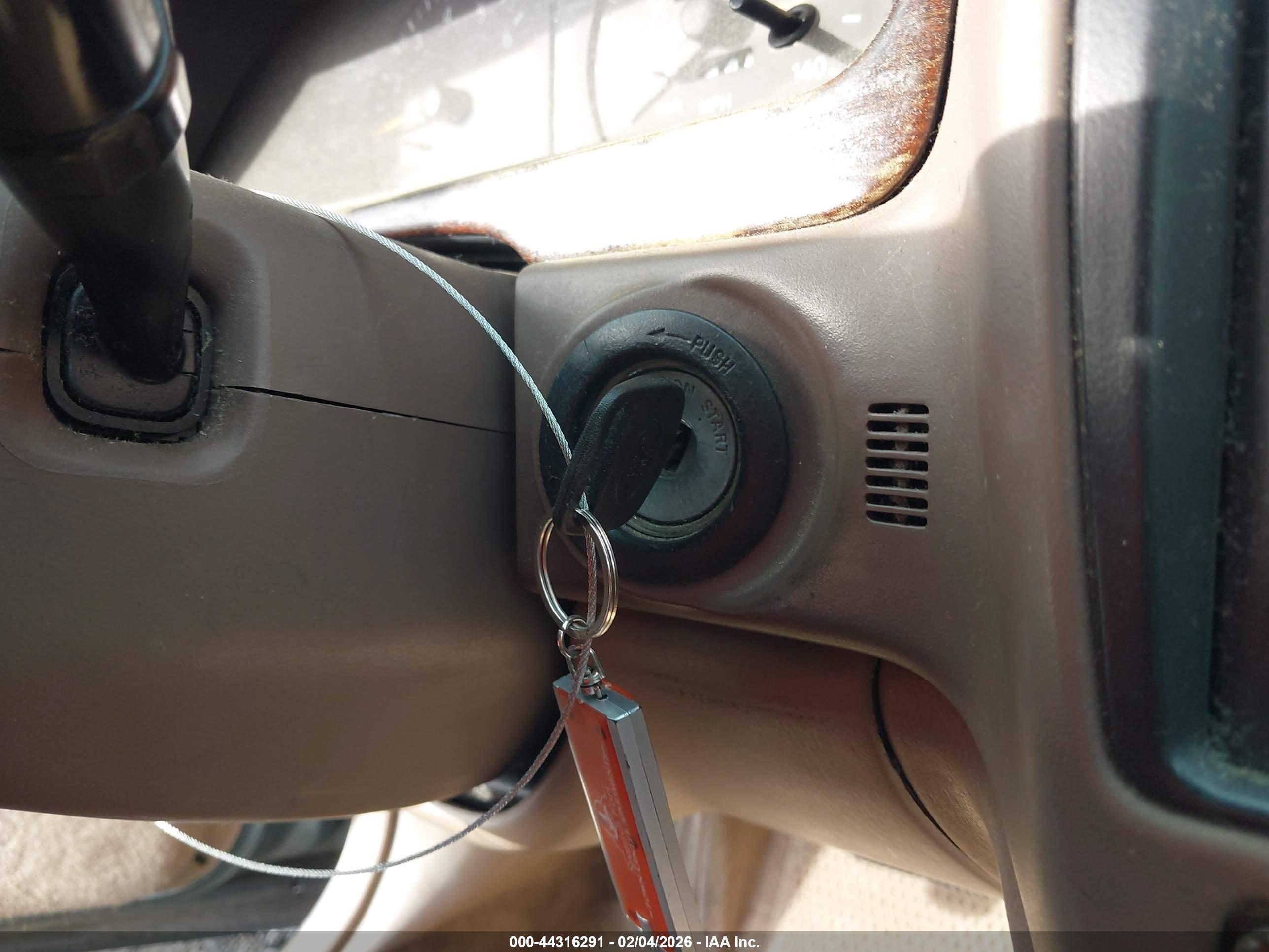 TOYOTA AVALON image 11