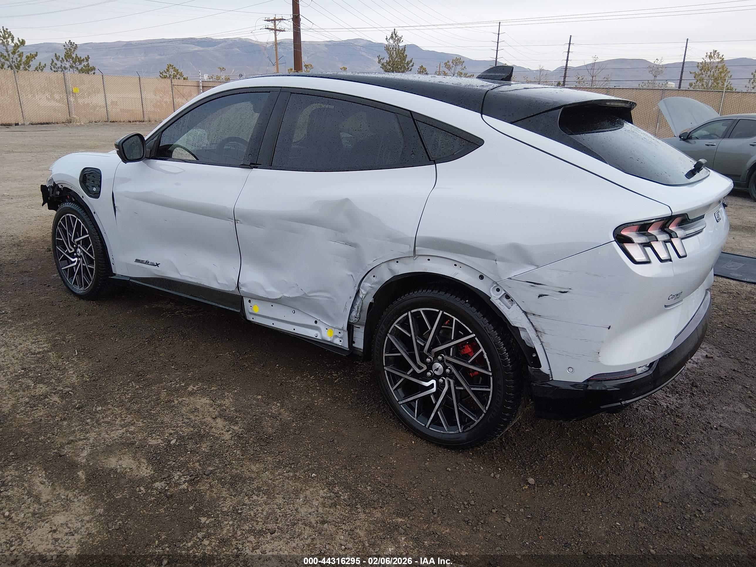 FORD MUSTANG image 3