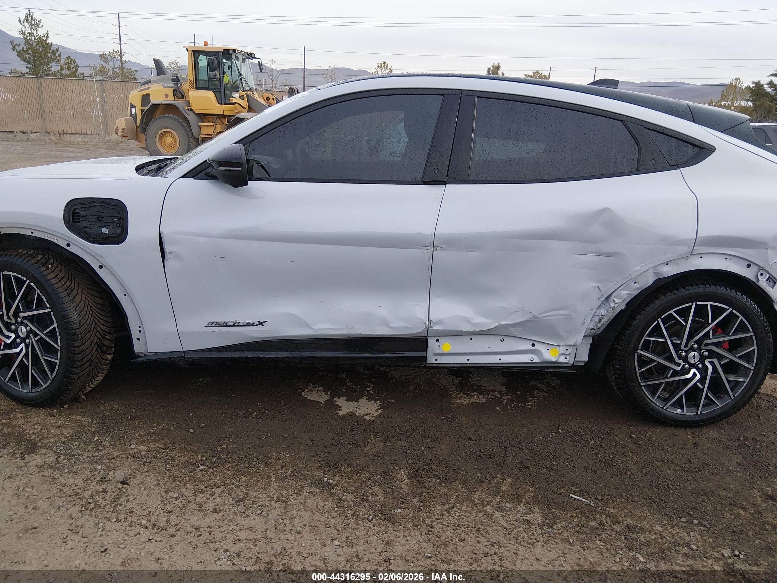 FORD MUSTANG image 6