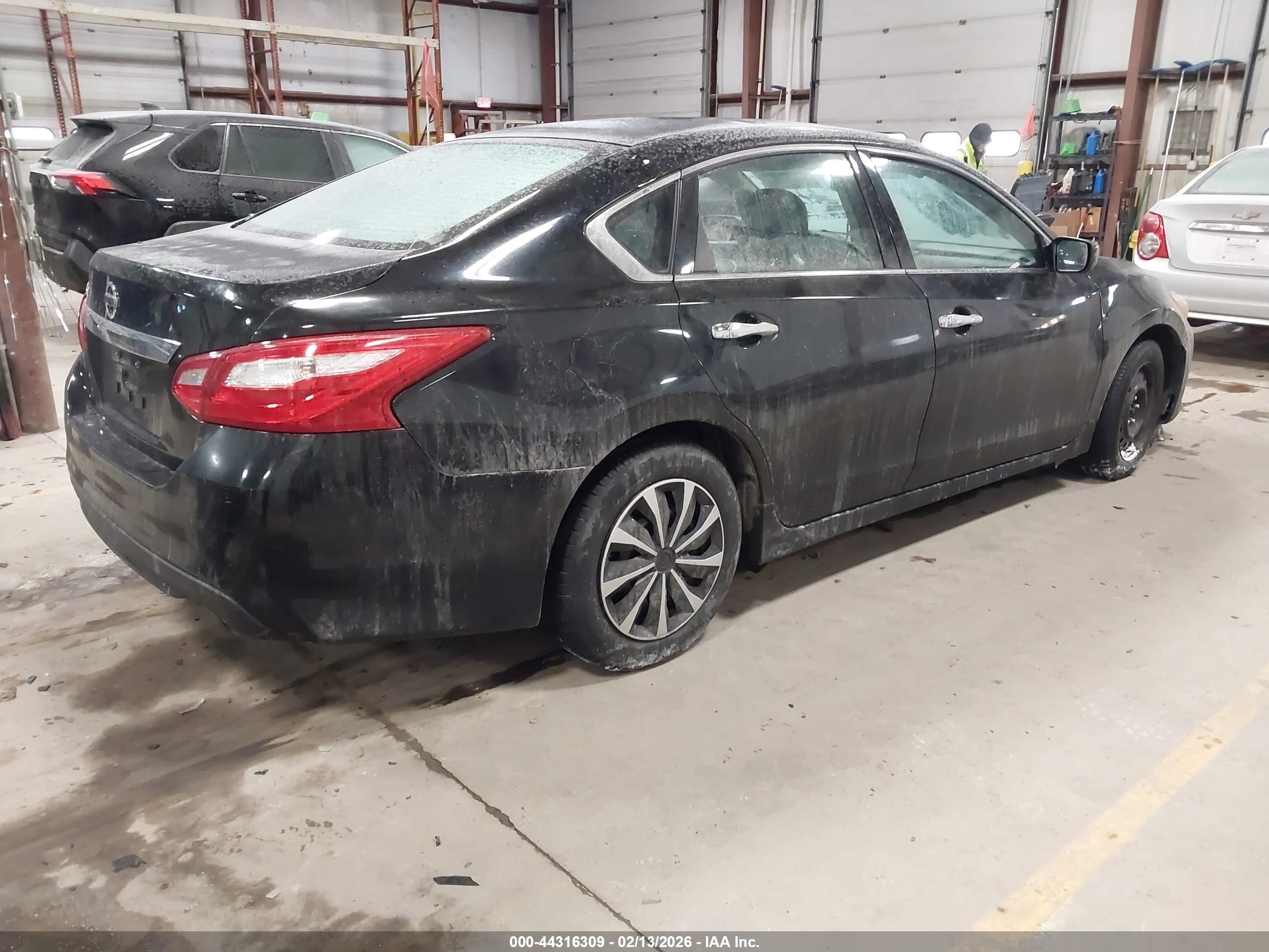 NISSAN ALTIMA image 4