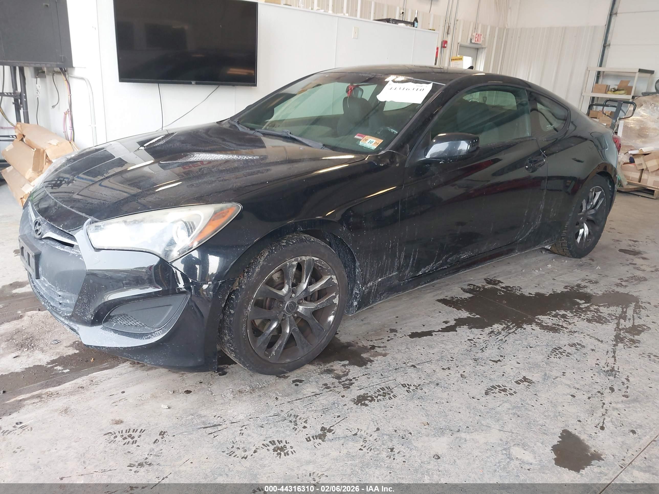 HYUNDAI GENESIS image 2