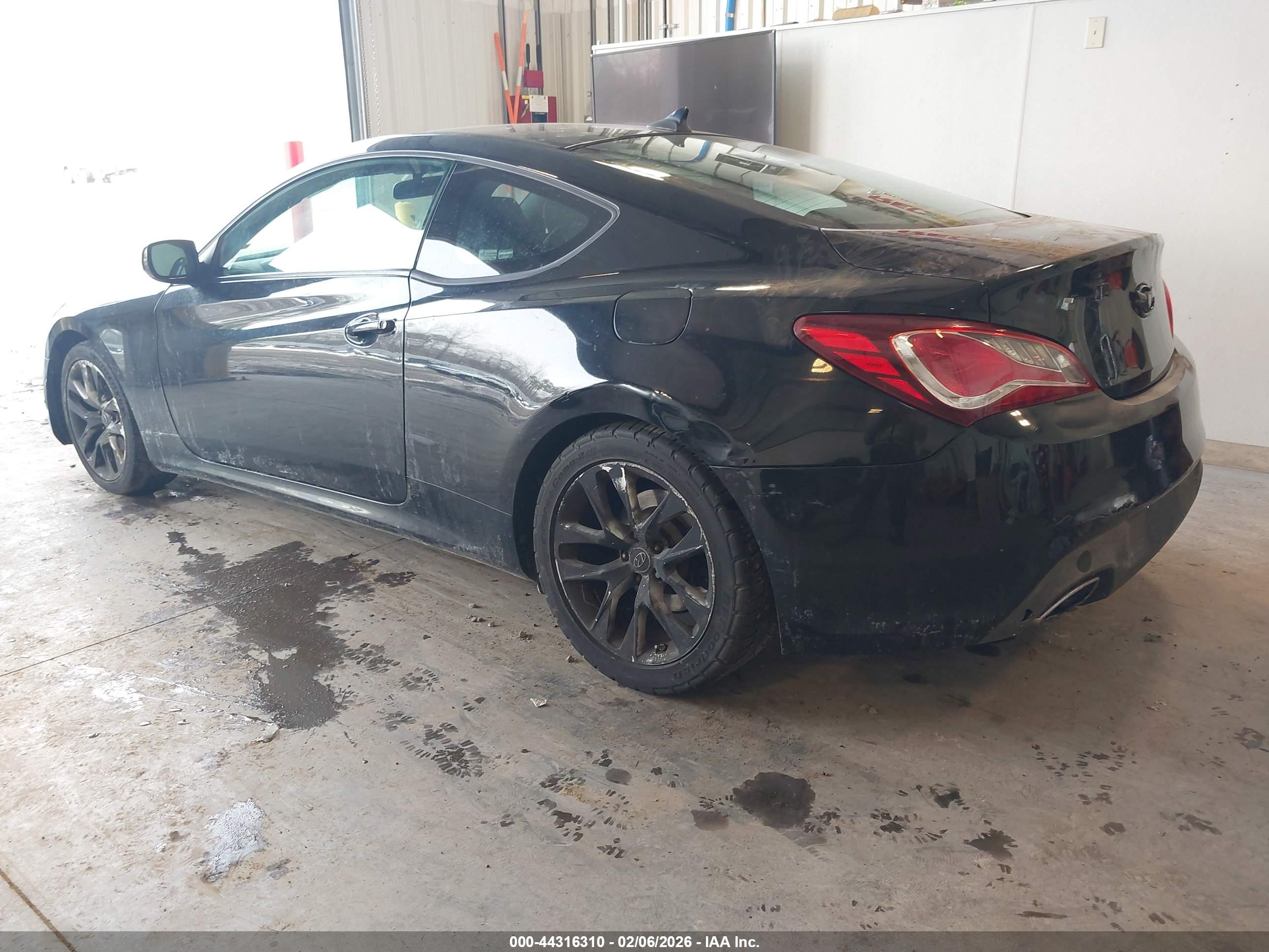 HYUNDAI GENESIS image 3