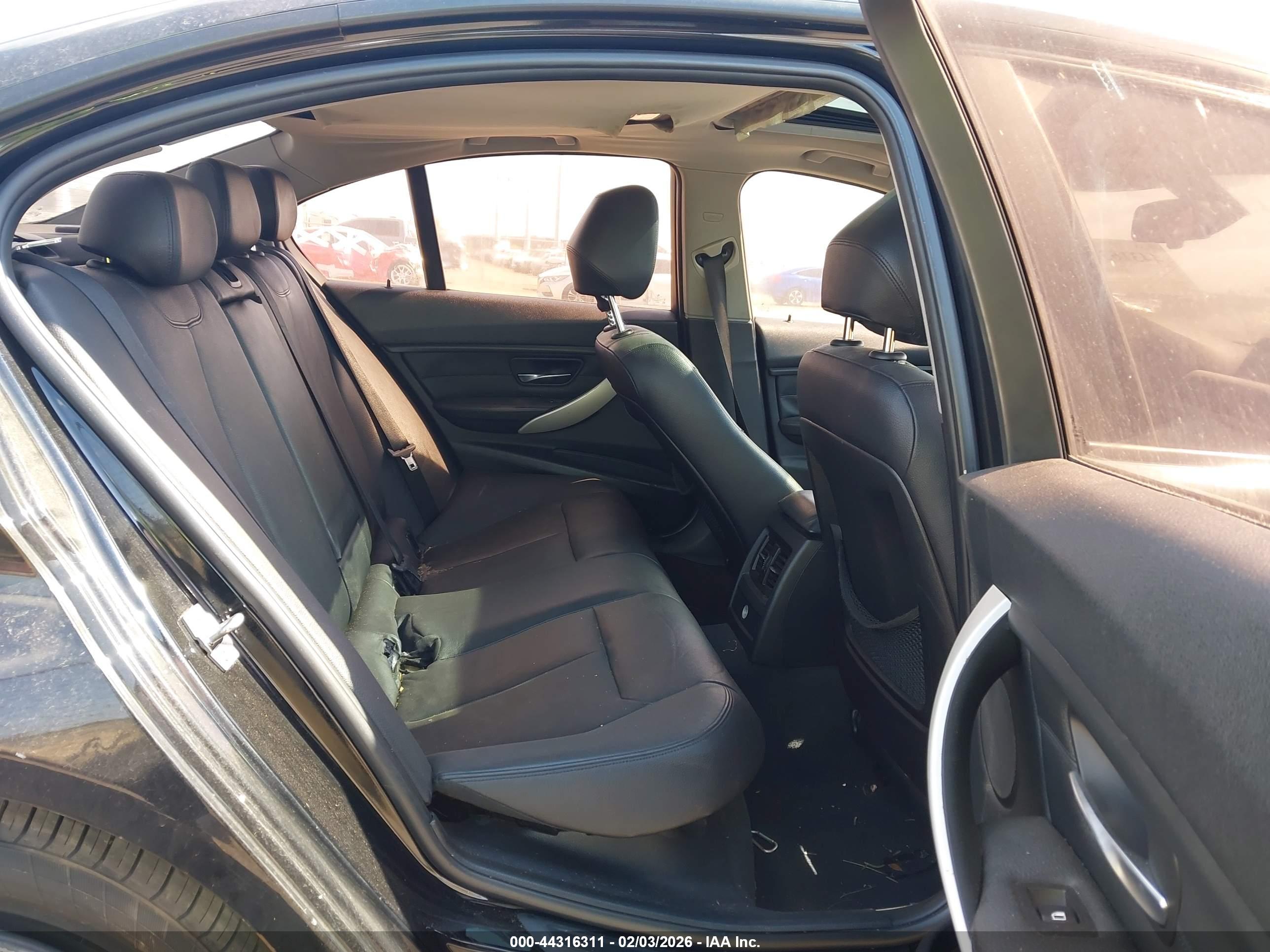BMW 328I image 8