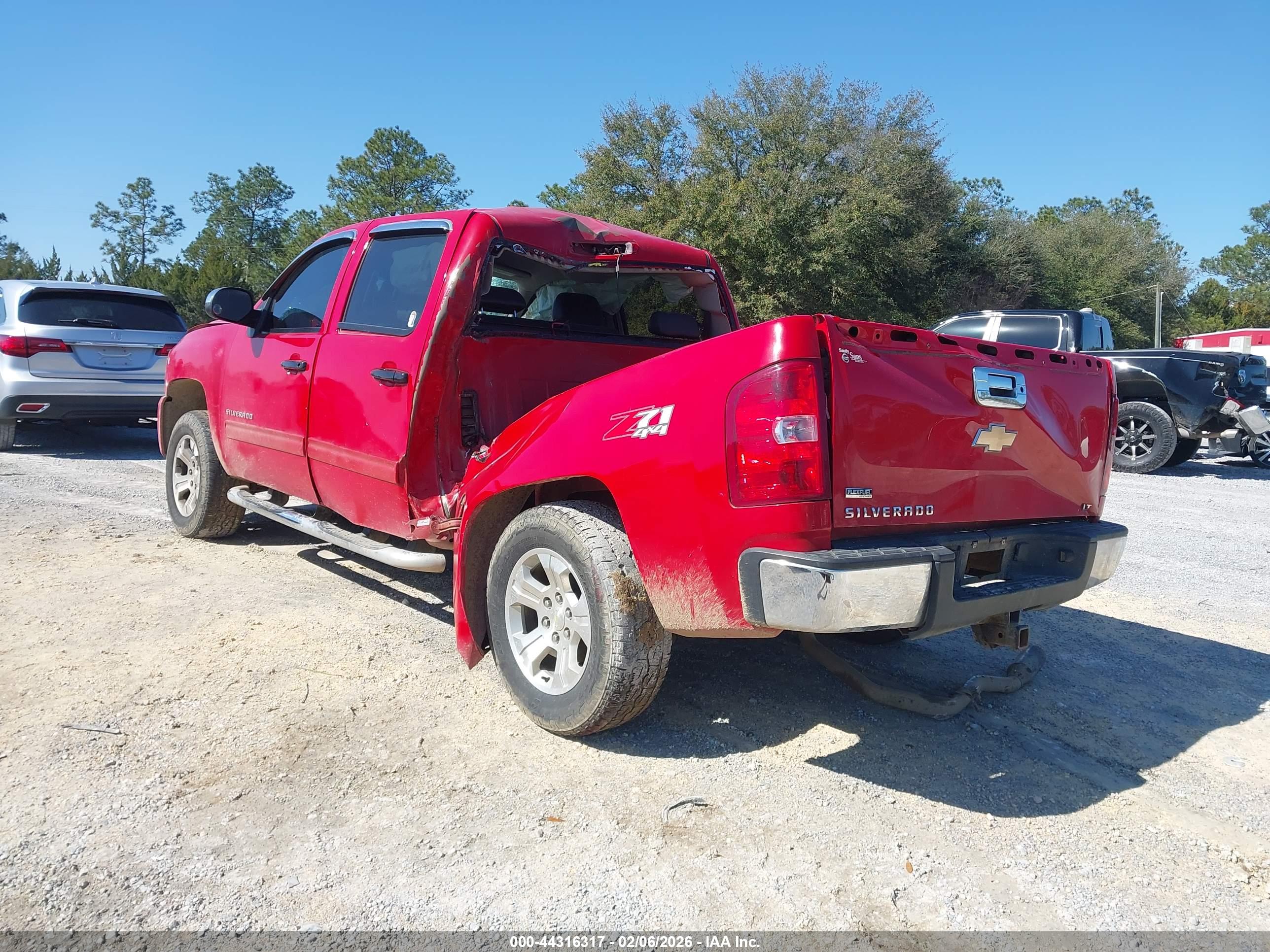 CHEVROLET SILVERADO image 3