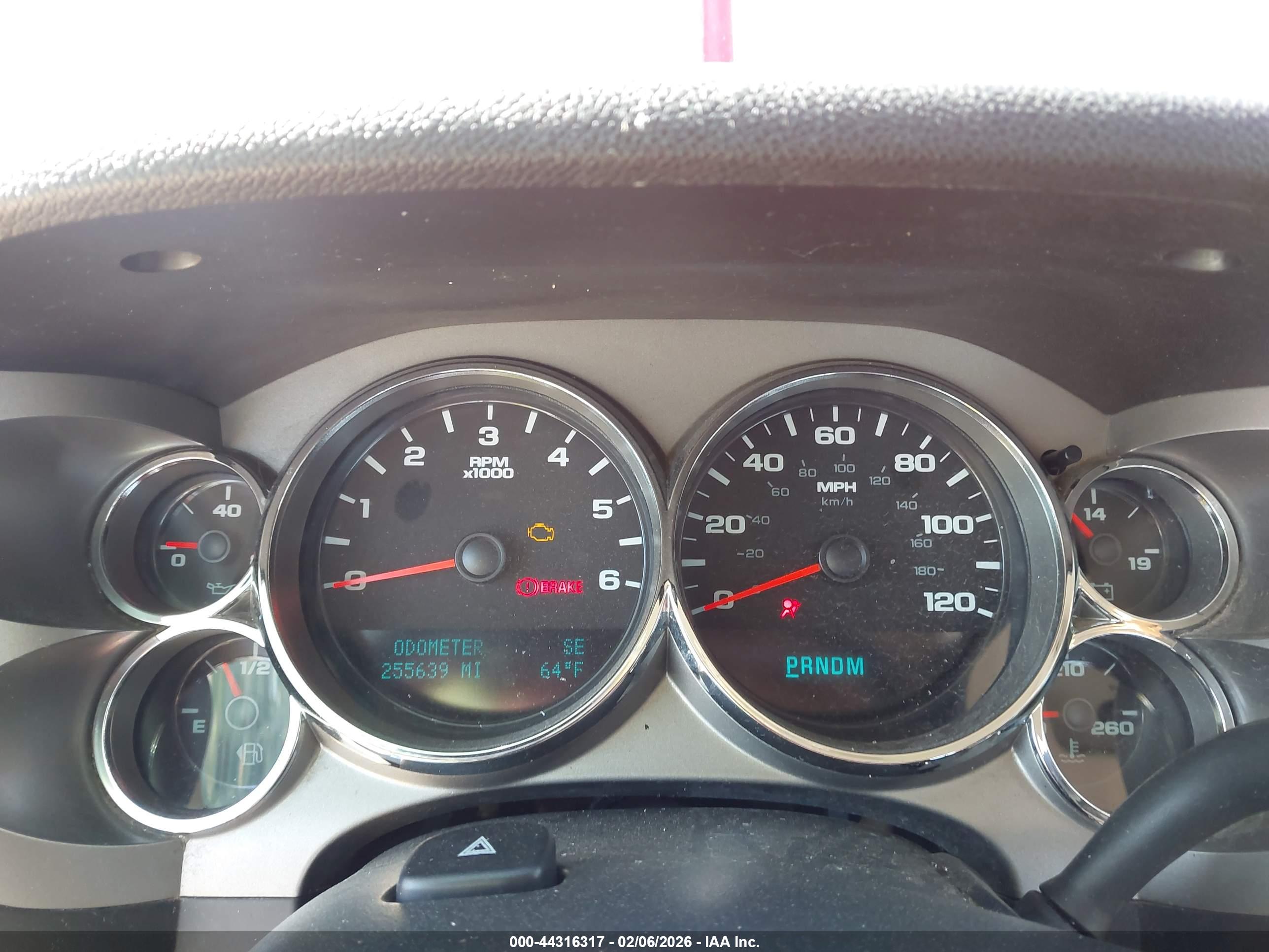 CHEVROLET SILVERADO image 7