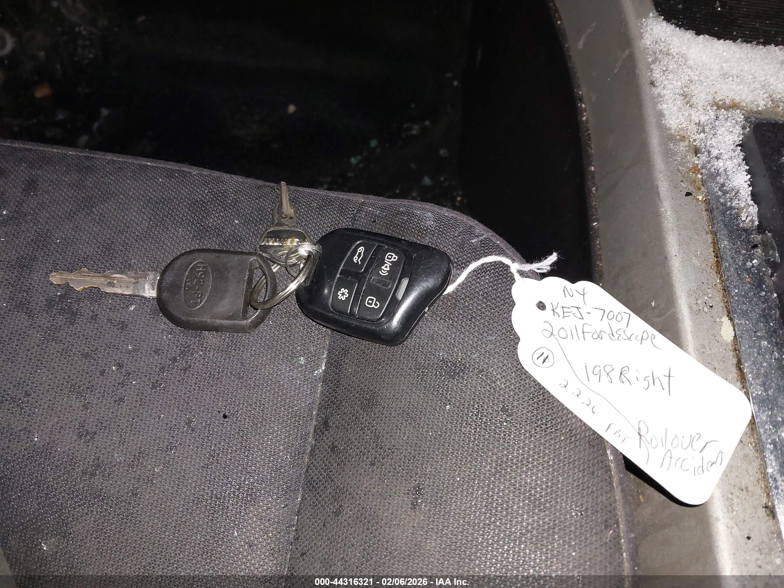 FORD ESCAPE image 11