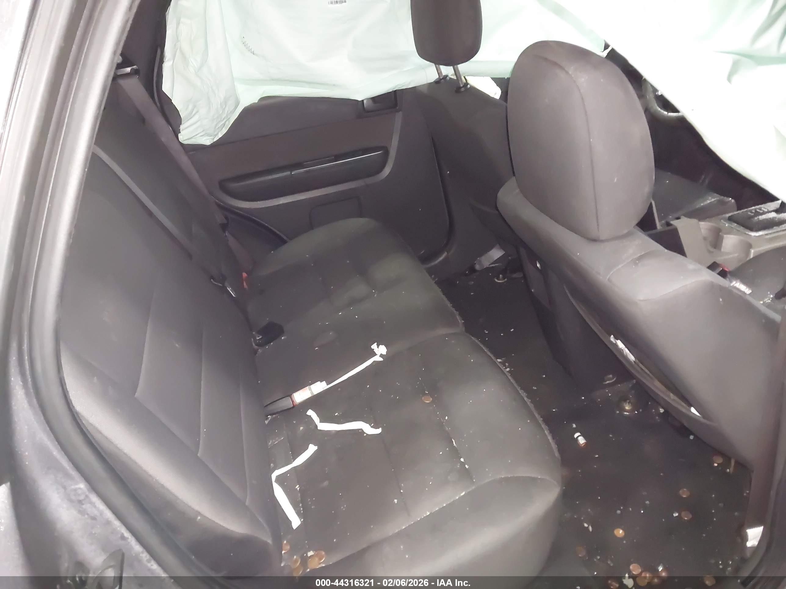 FORD ESCAPE image 8
