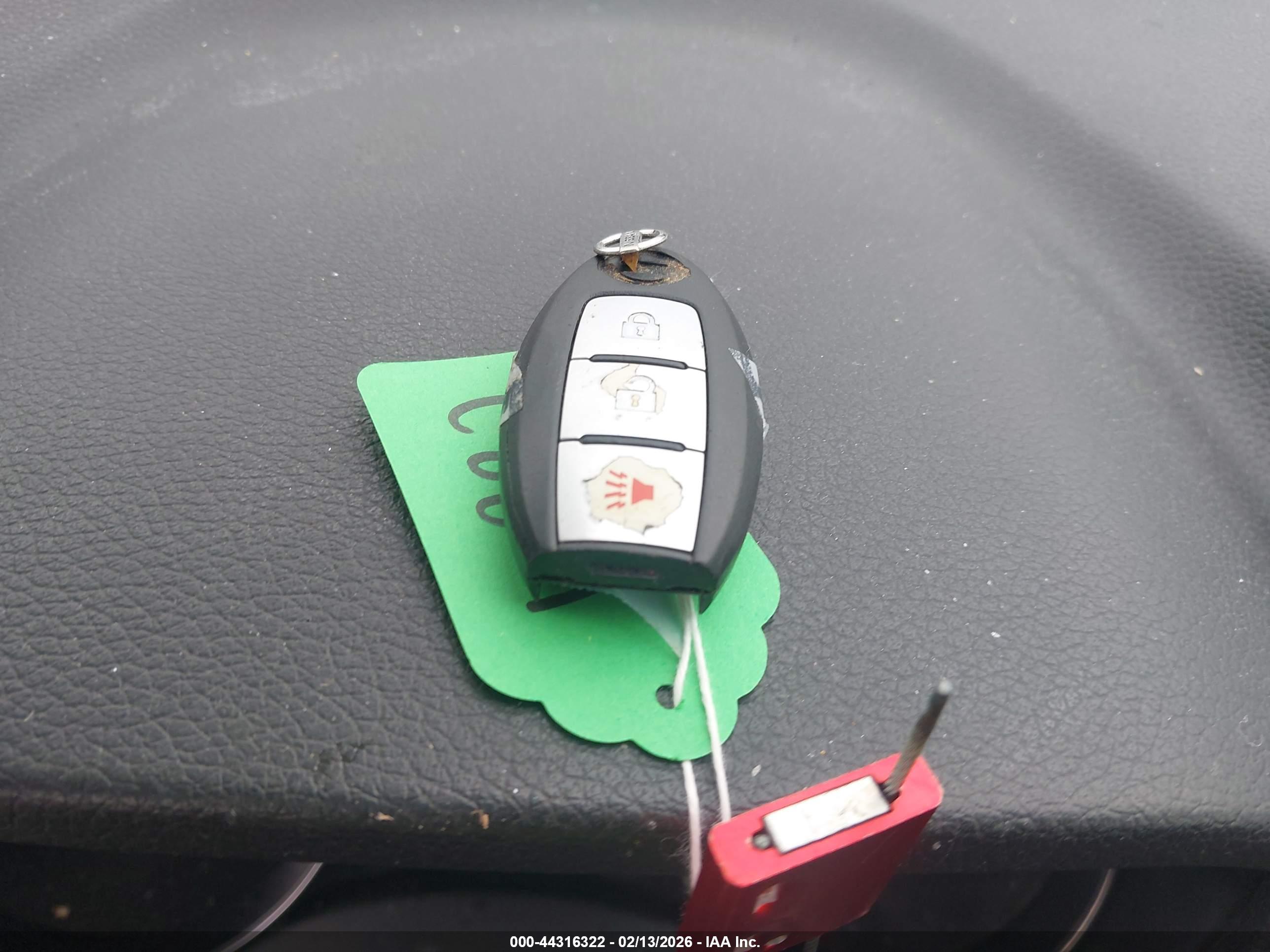 NISSAN ROGUE image 11