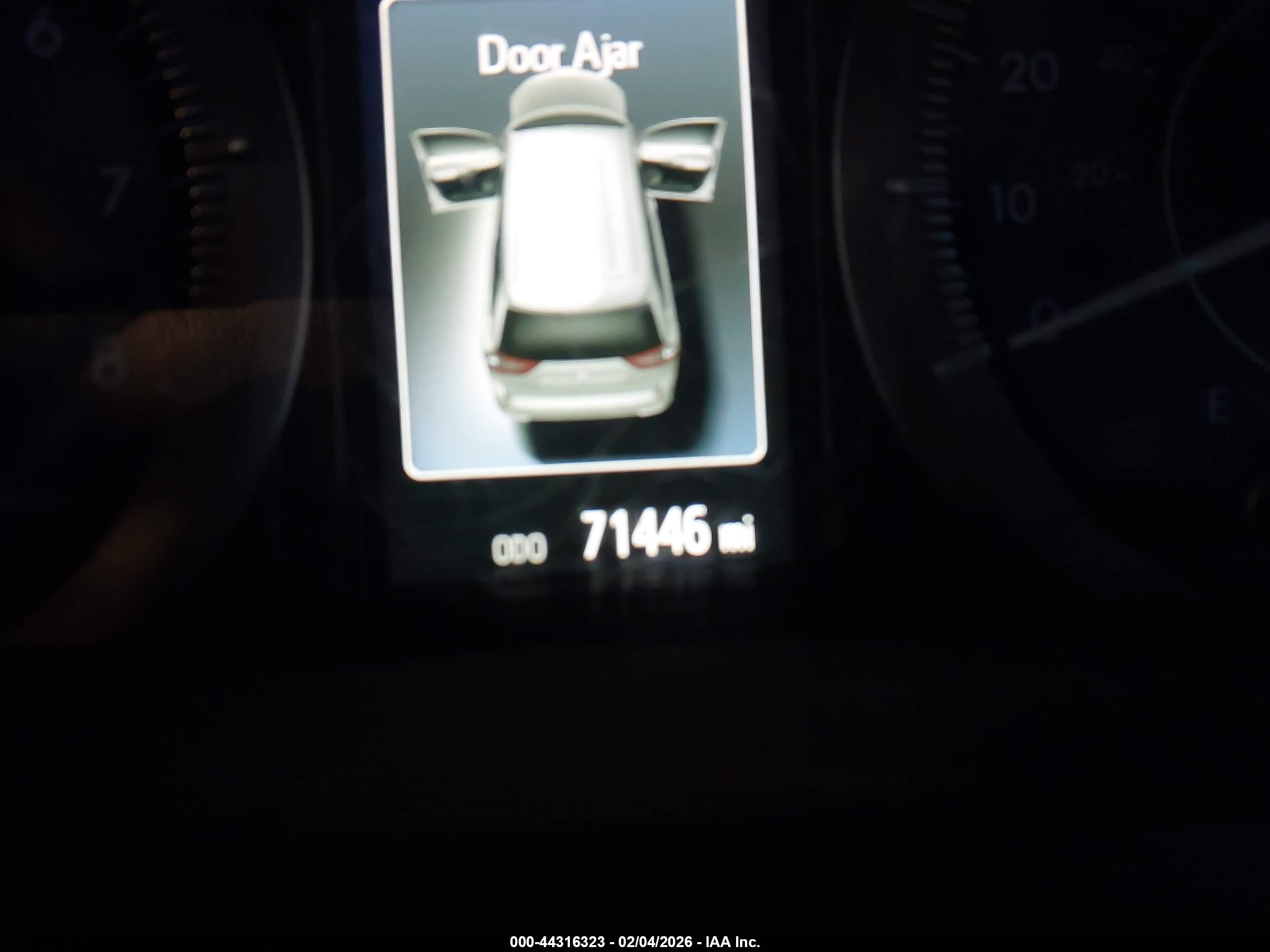 TOYOTA SIENNA image 7