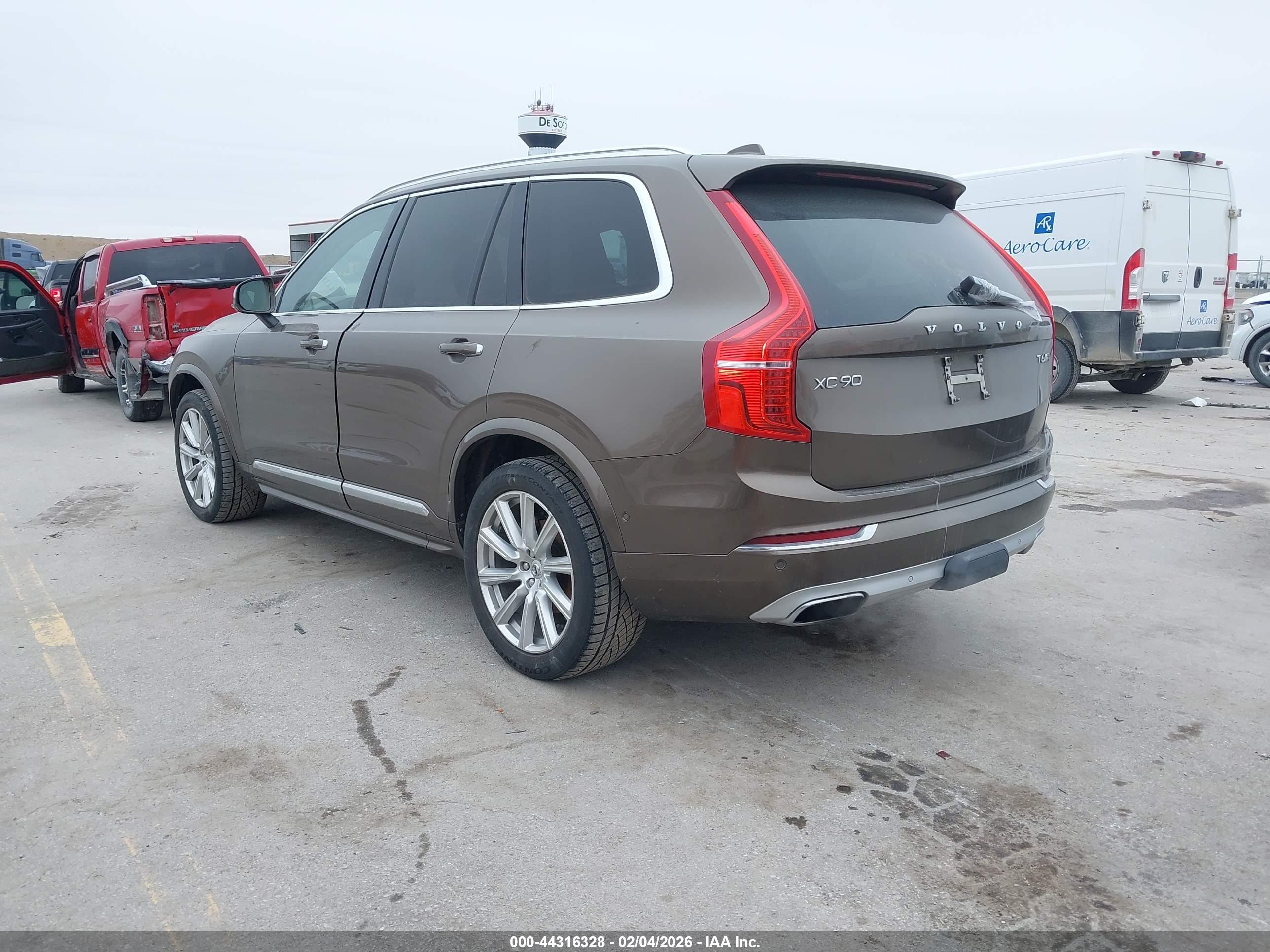 VOLVO XC90 image 3