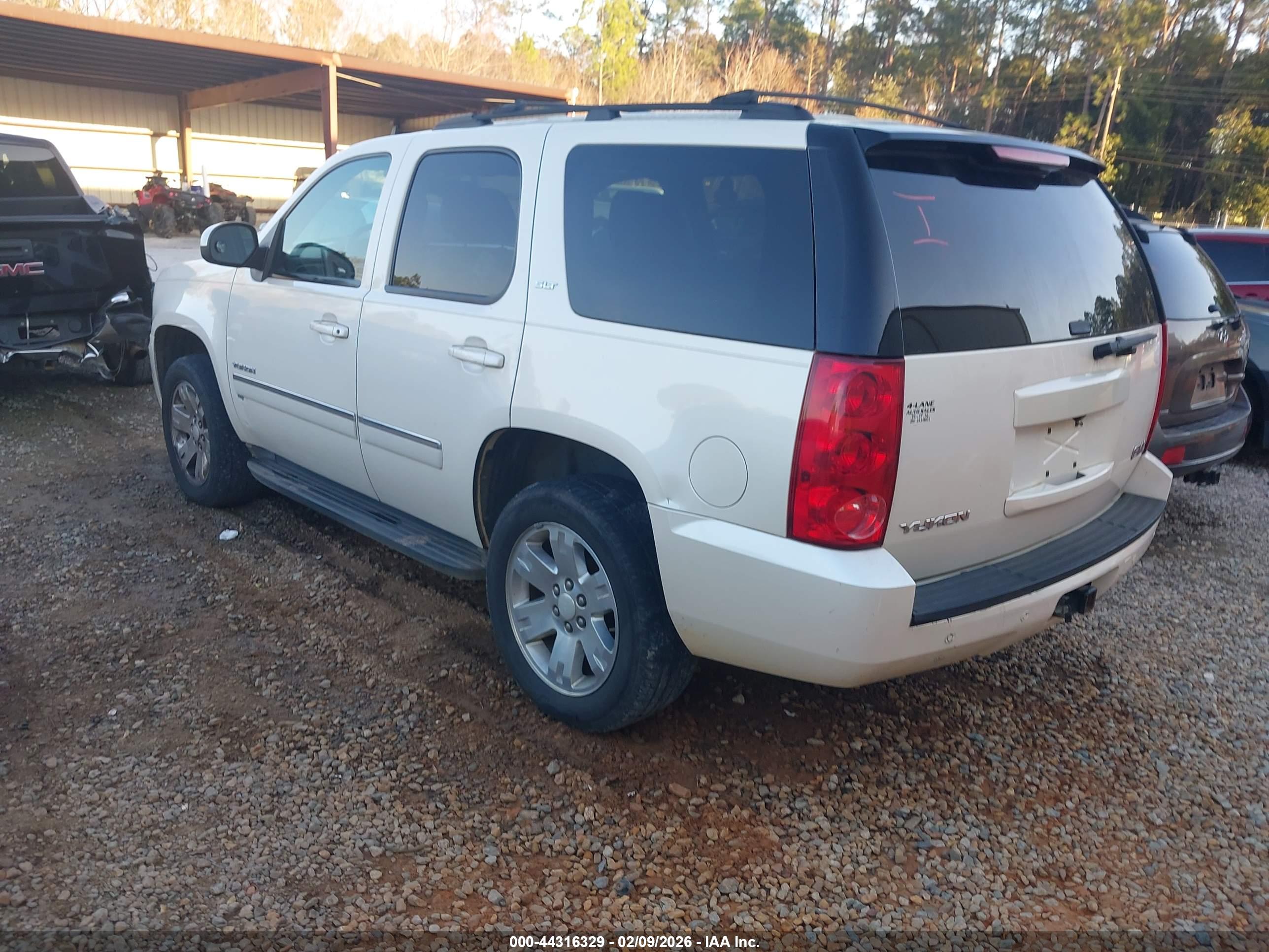 GMC YUKON image 3