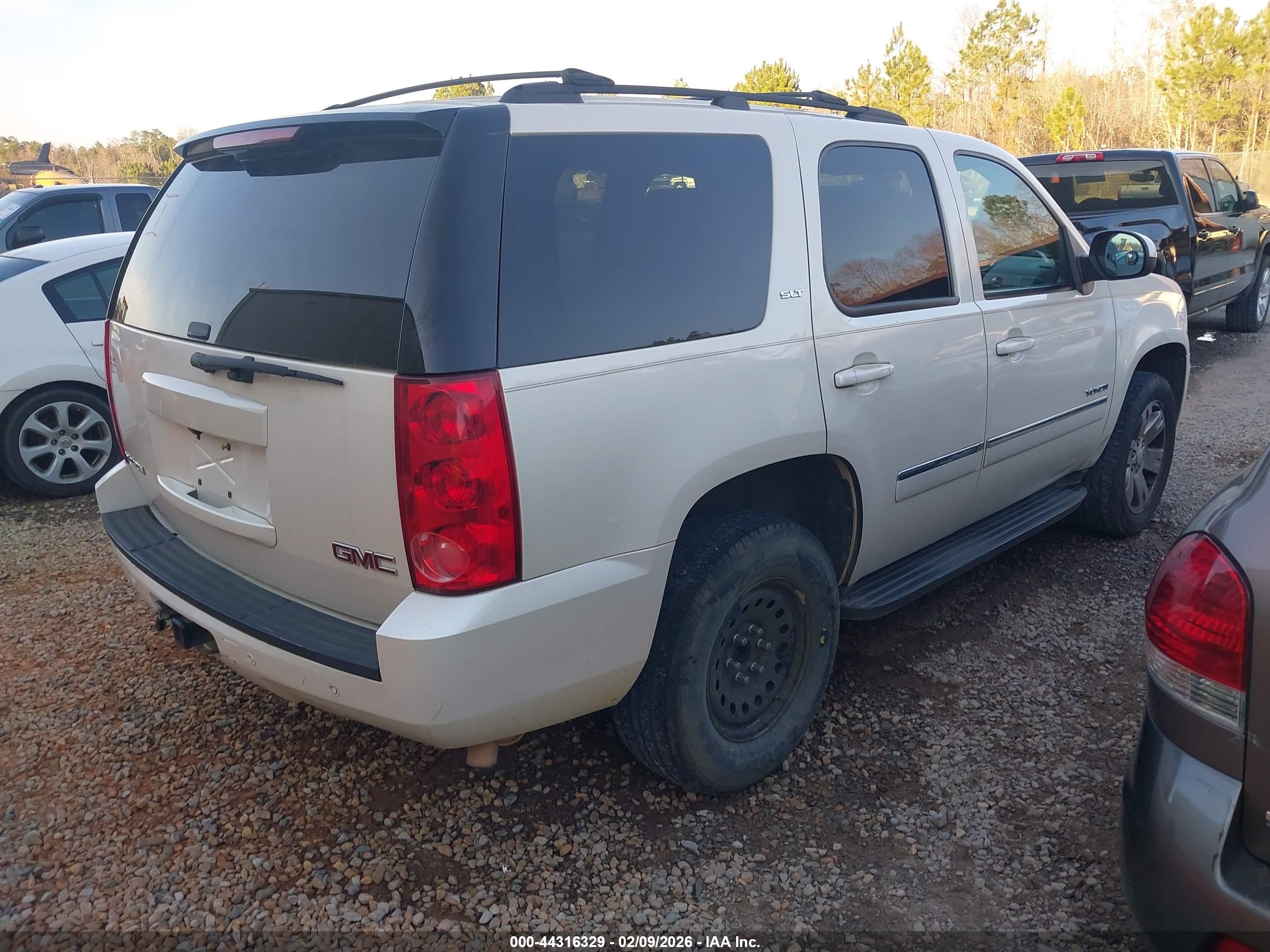 GMC YUKON image 4