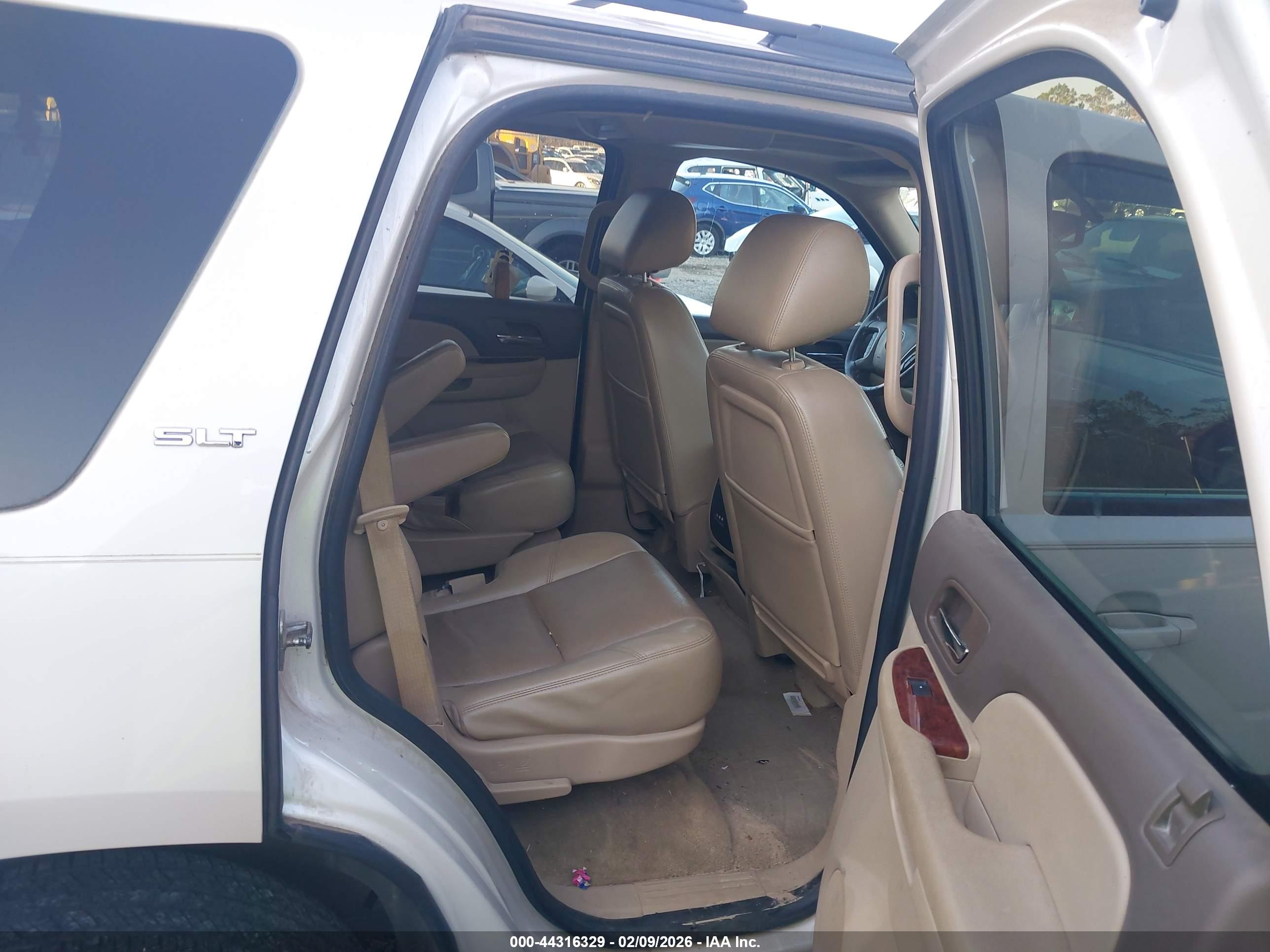 GMC YUKON image 8