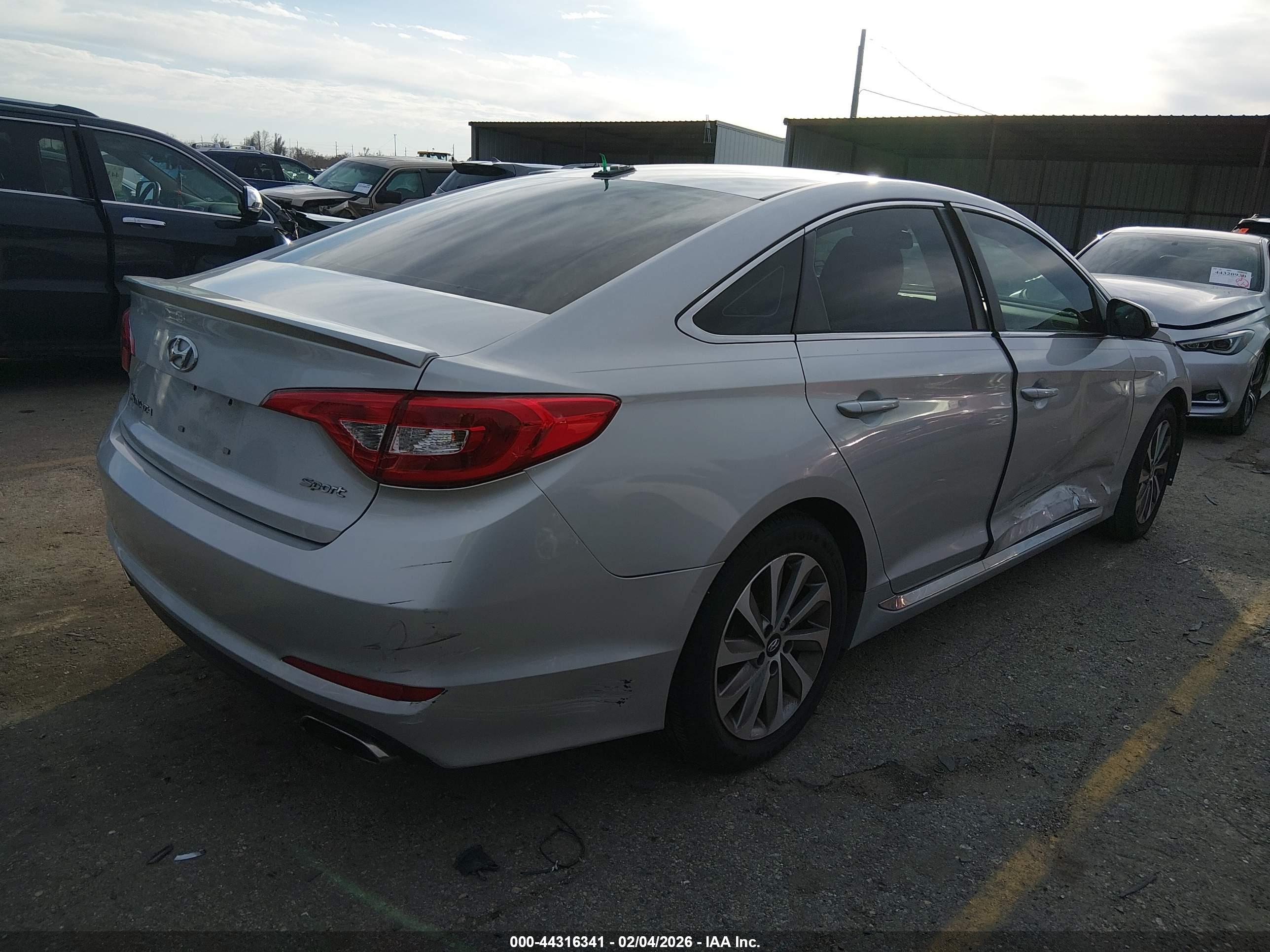 HYUNDAI SONATA image 4