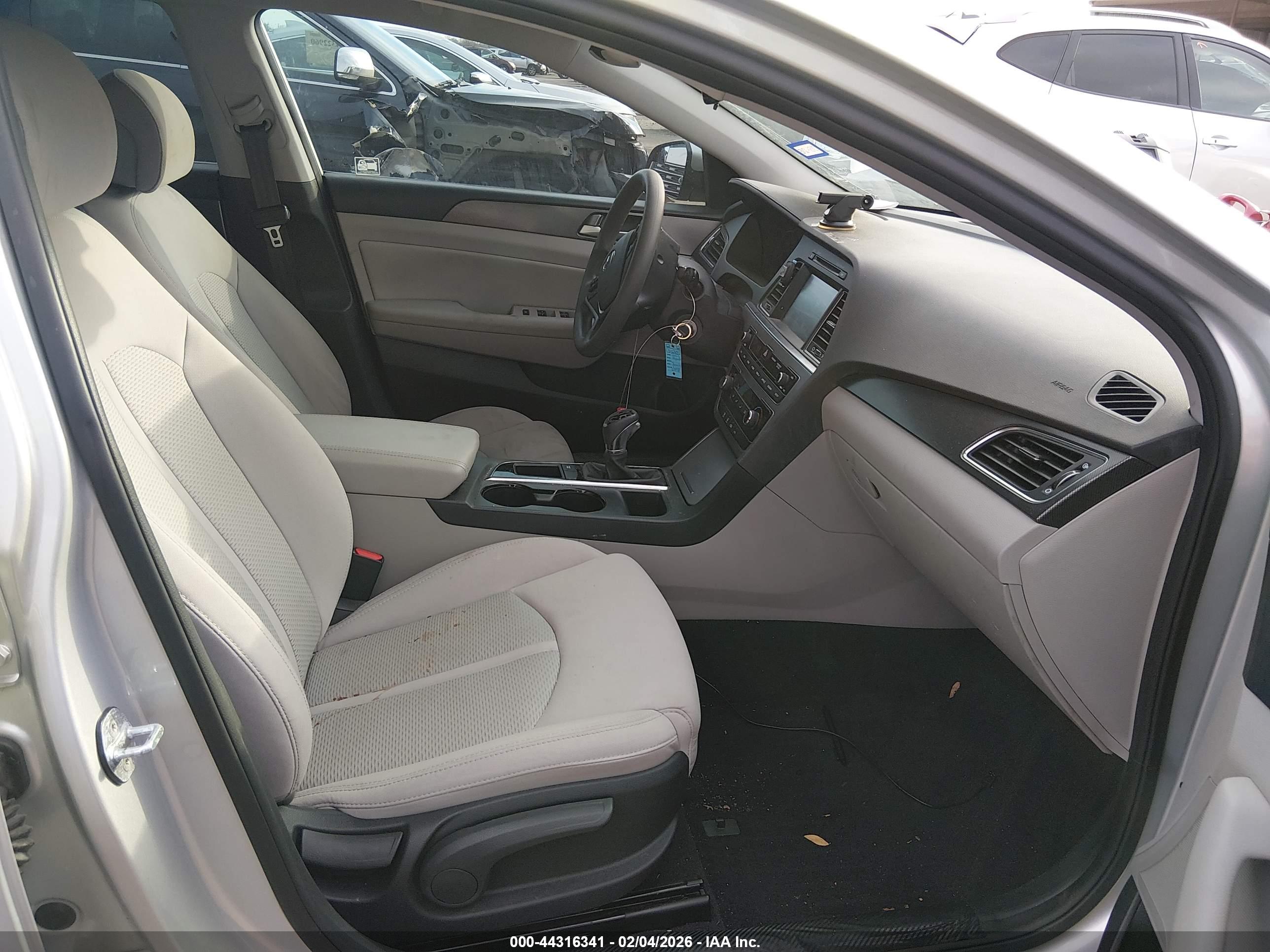 HYUNDAI SONATA image 5