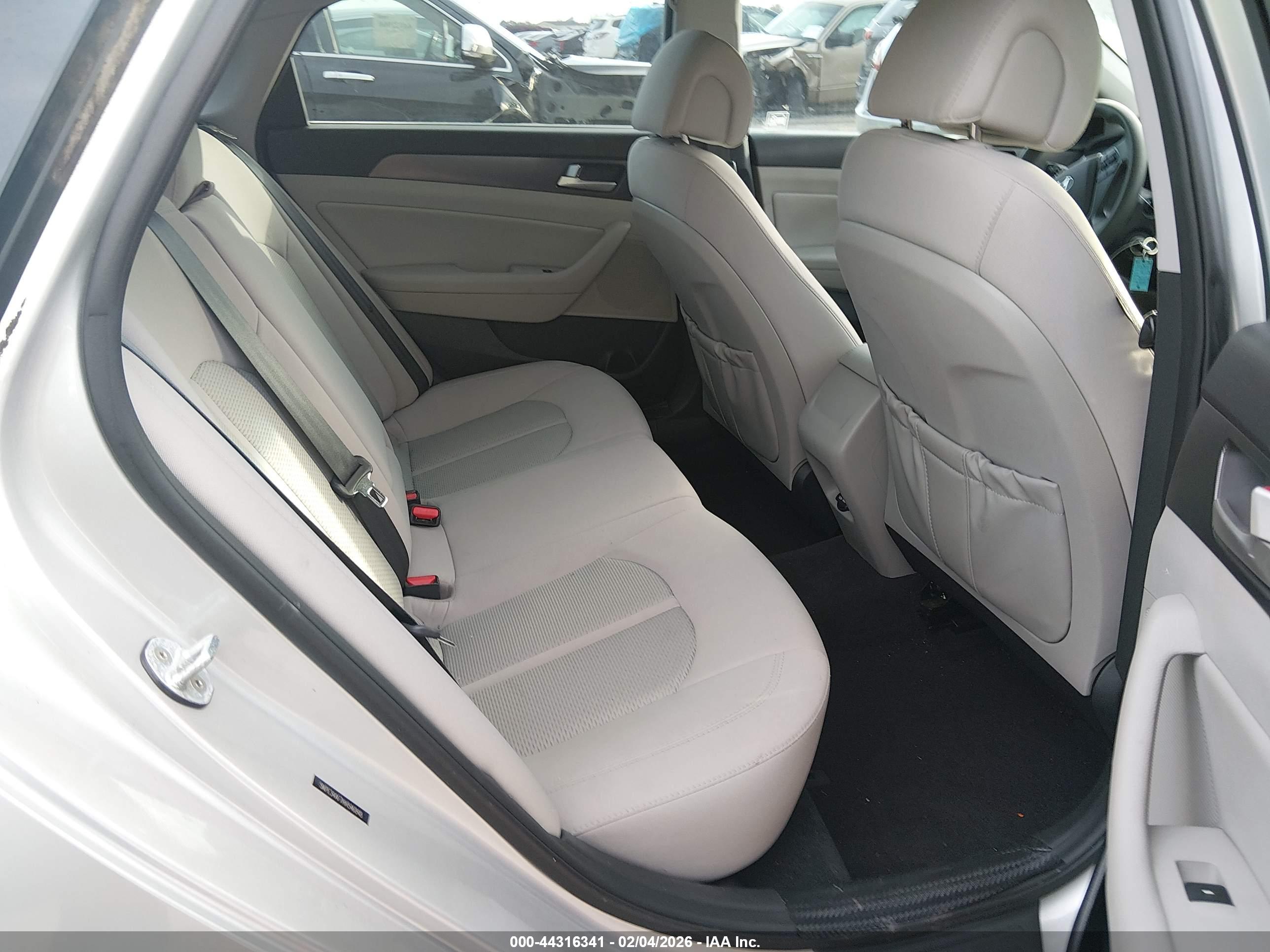 HYUNDAI SONATA image 8
