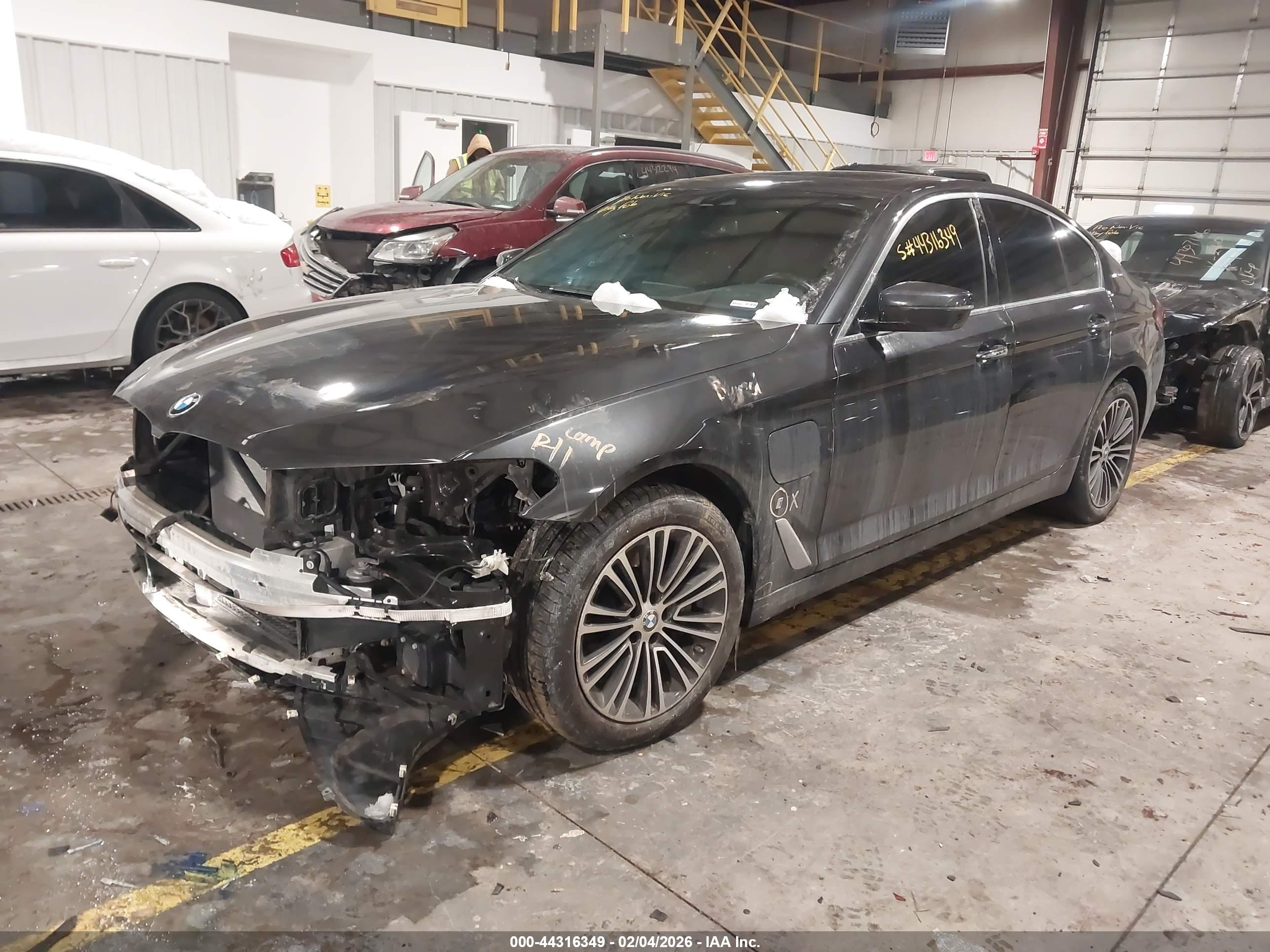 BMW 530E image 2