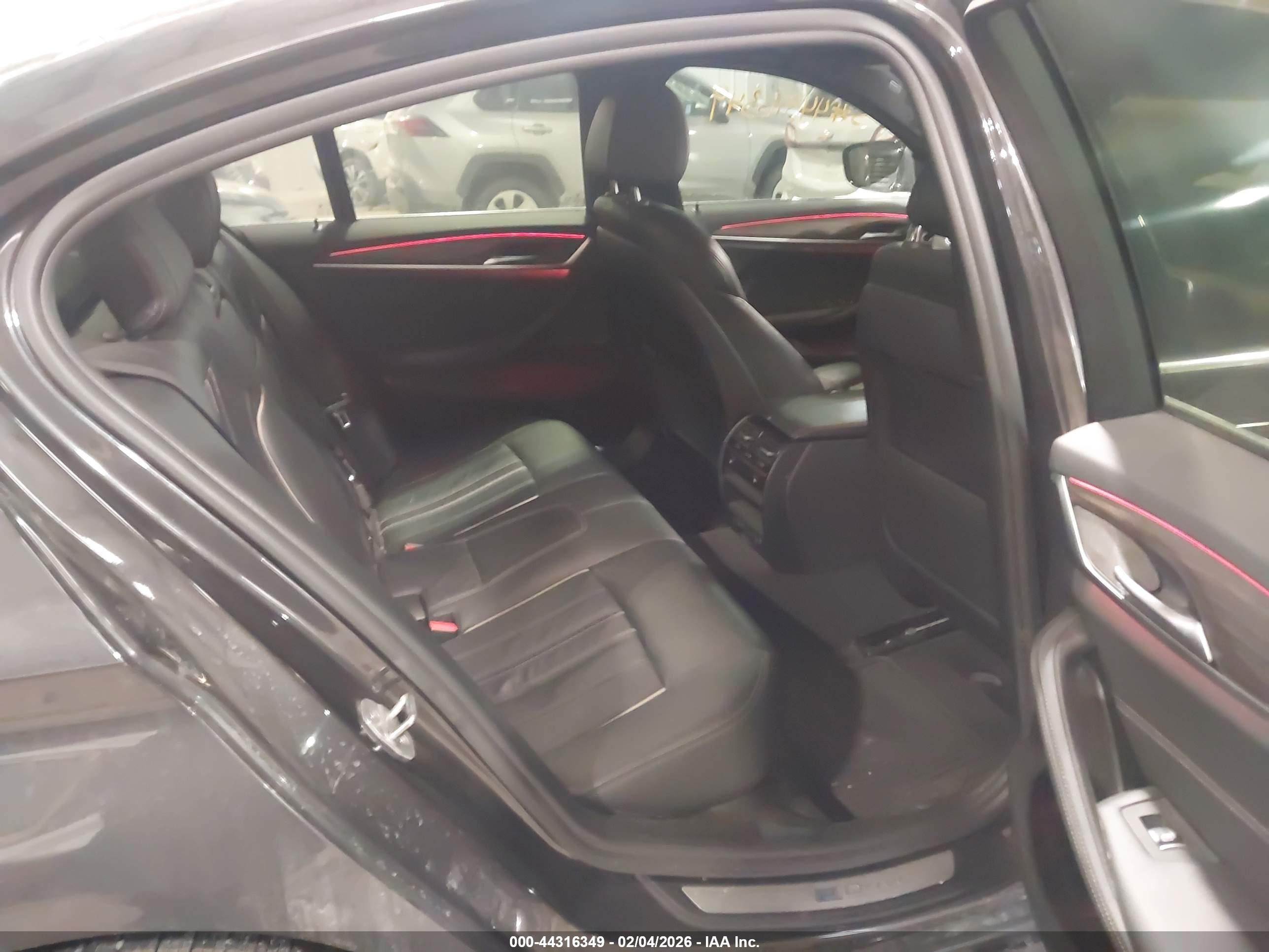 BMW 530E image 8