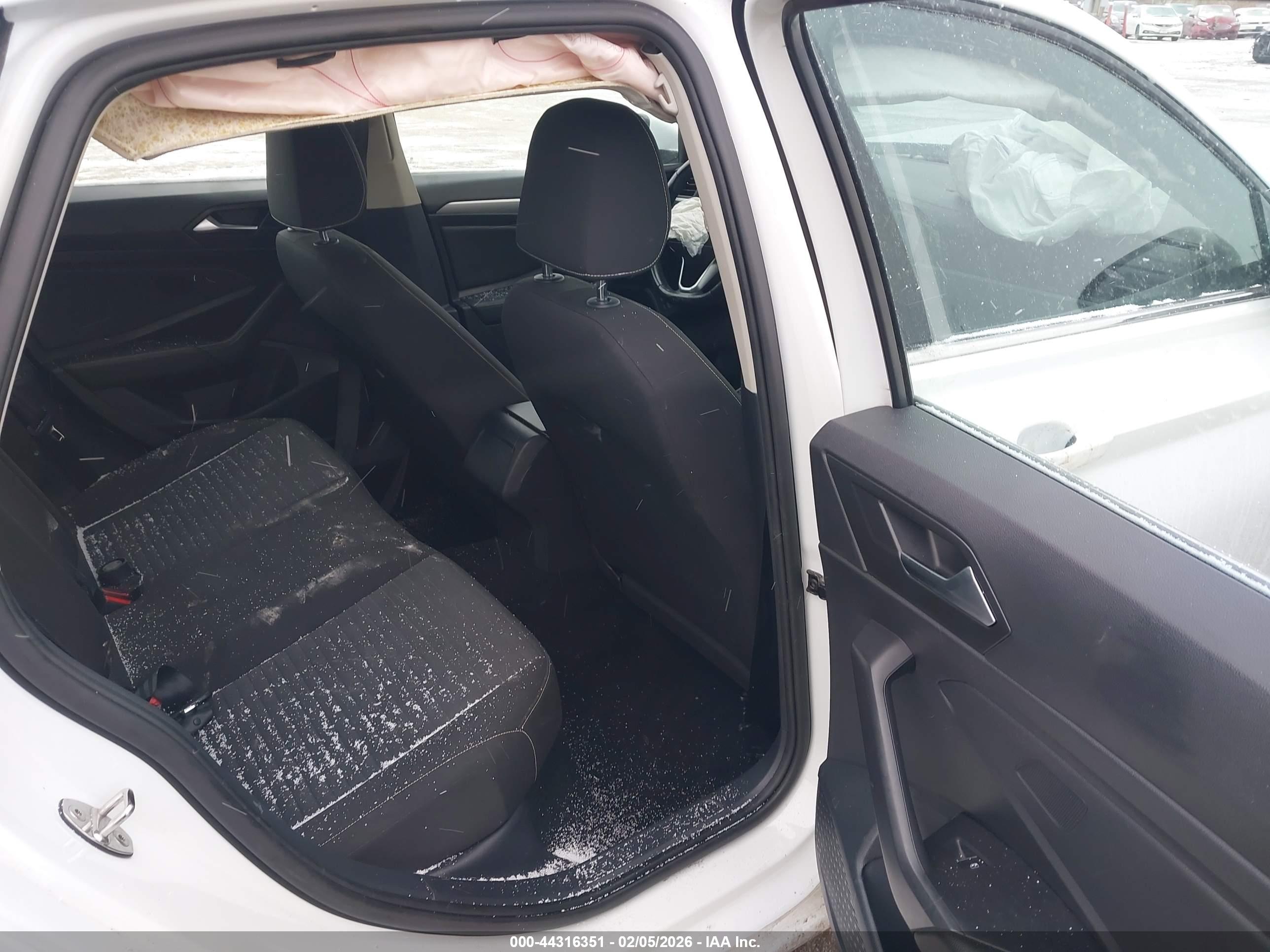 VOLKSWAGEN JETTA image 8