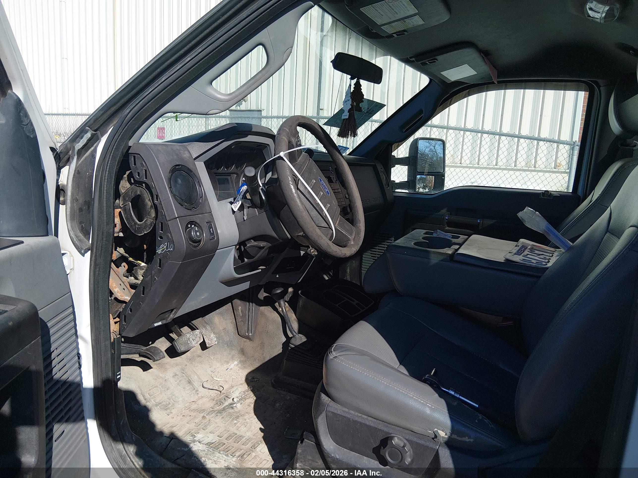FORD F-350 image 7