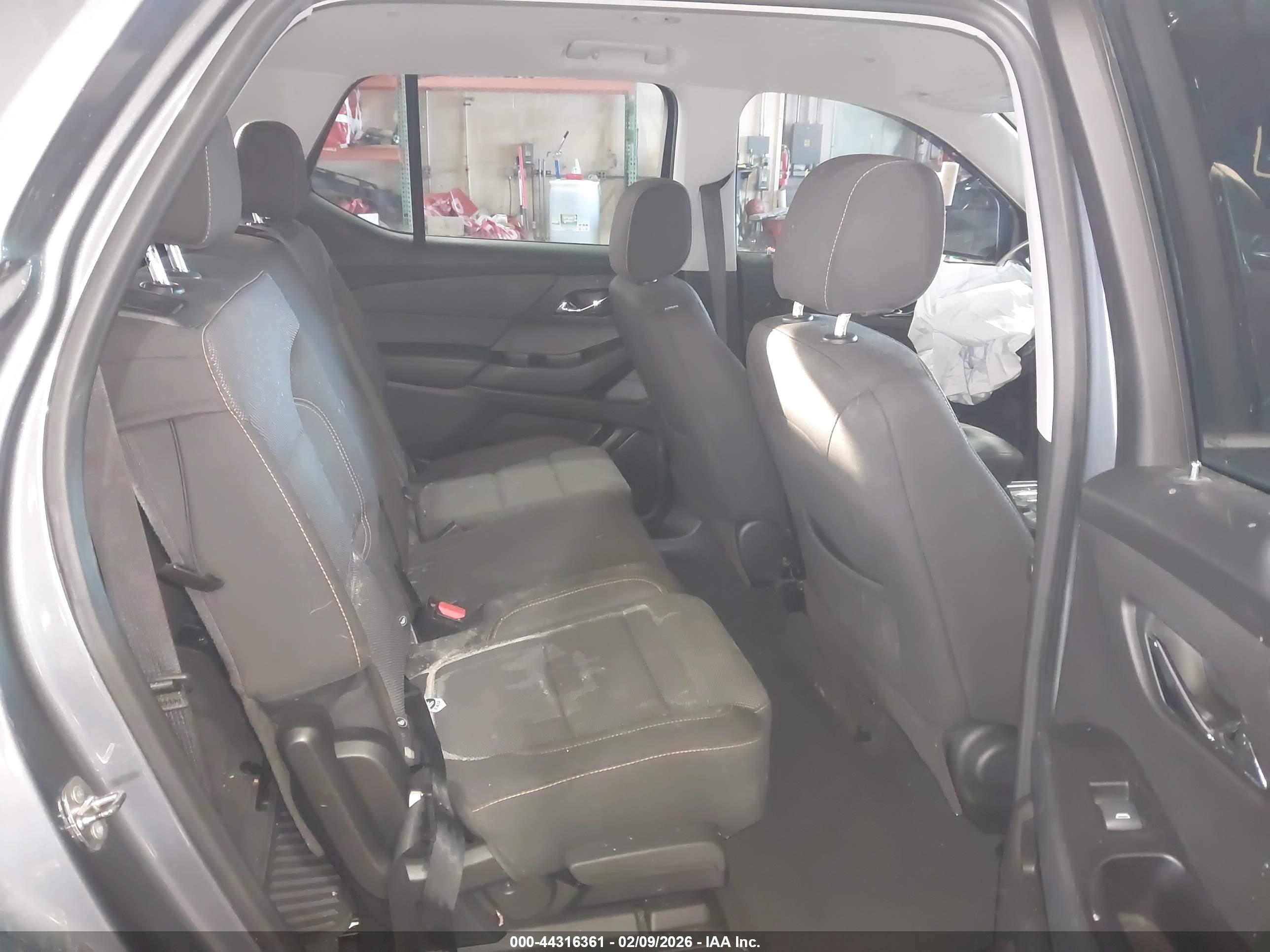 CHEVROLET TRAVERSE image 8