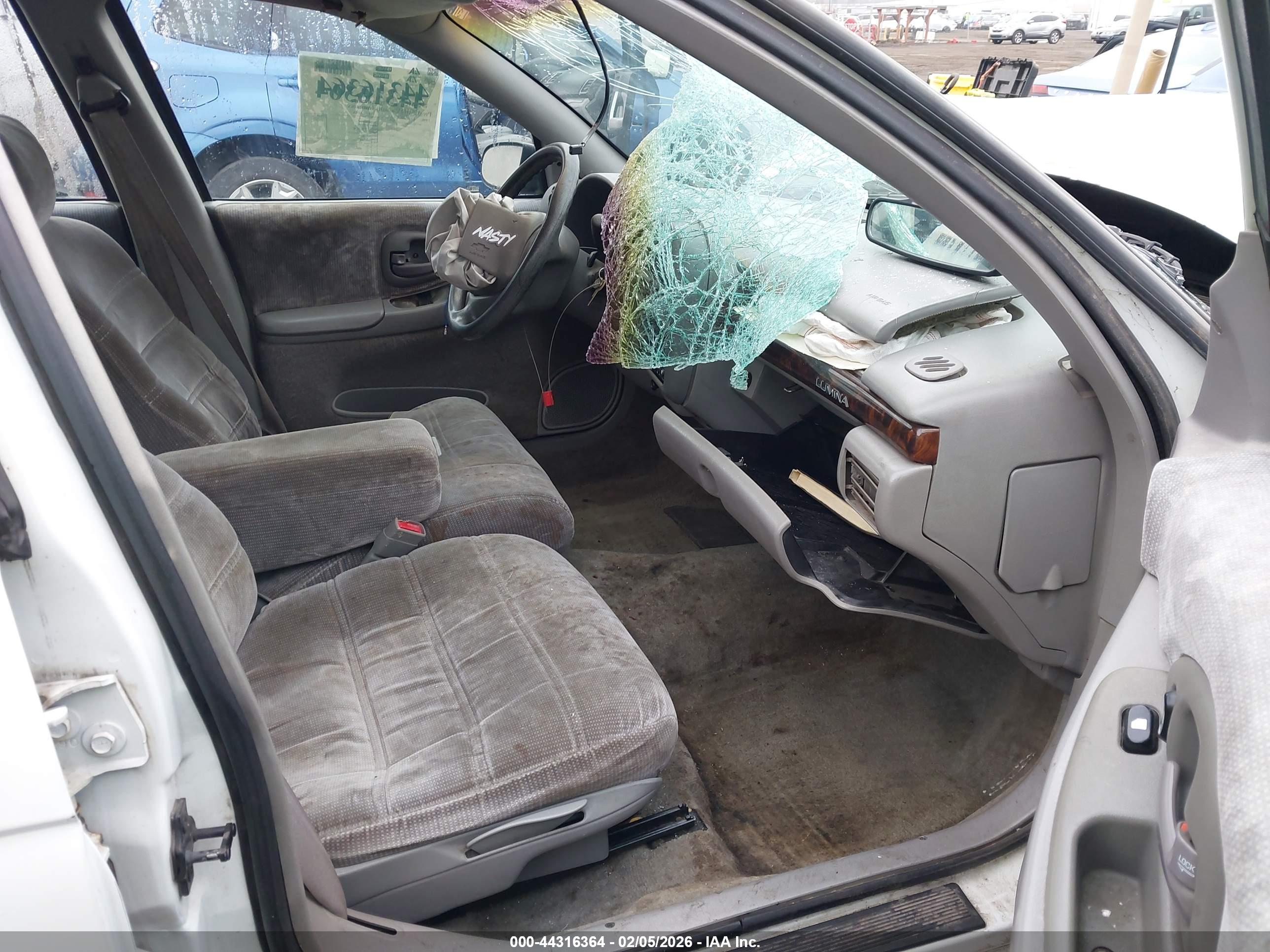 CHEVROLET LUMINA image 5