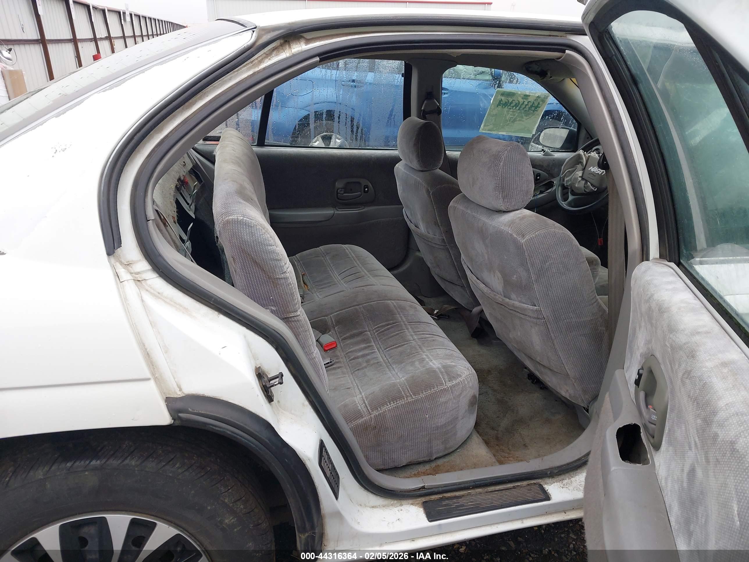 CHEVROLET LUMINA image 8