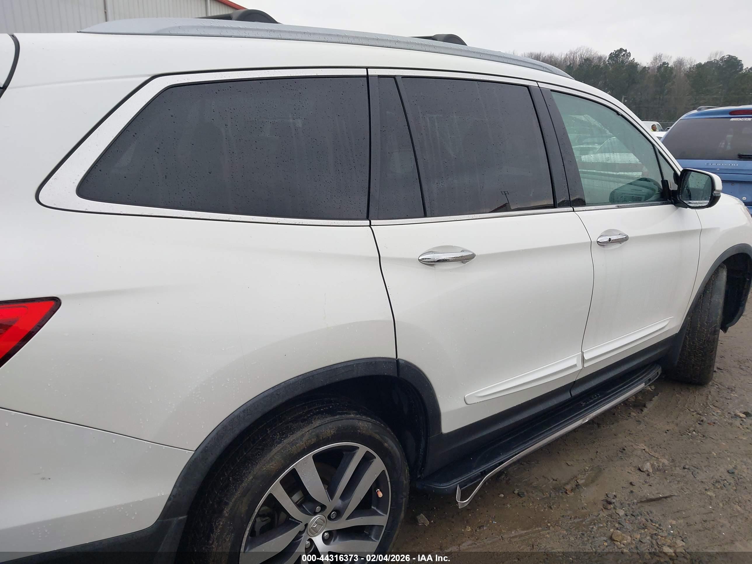 HONDA PILOT image 6