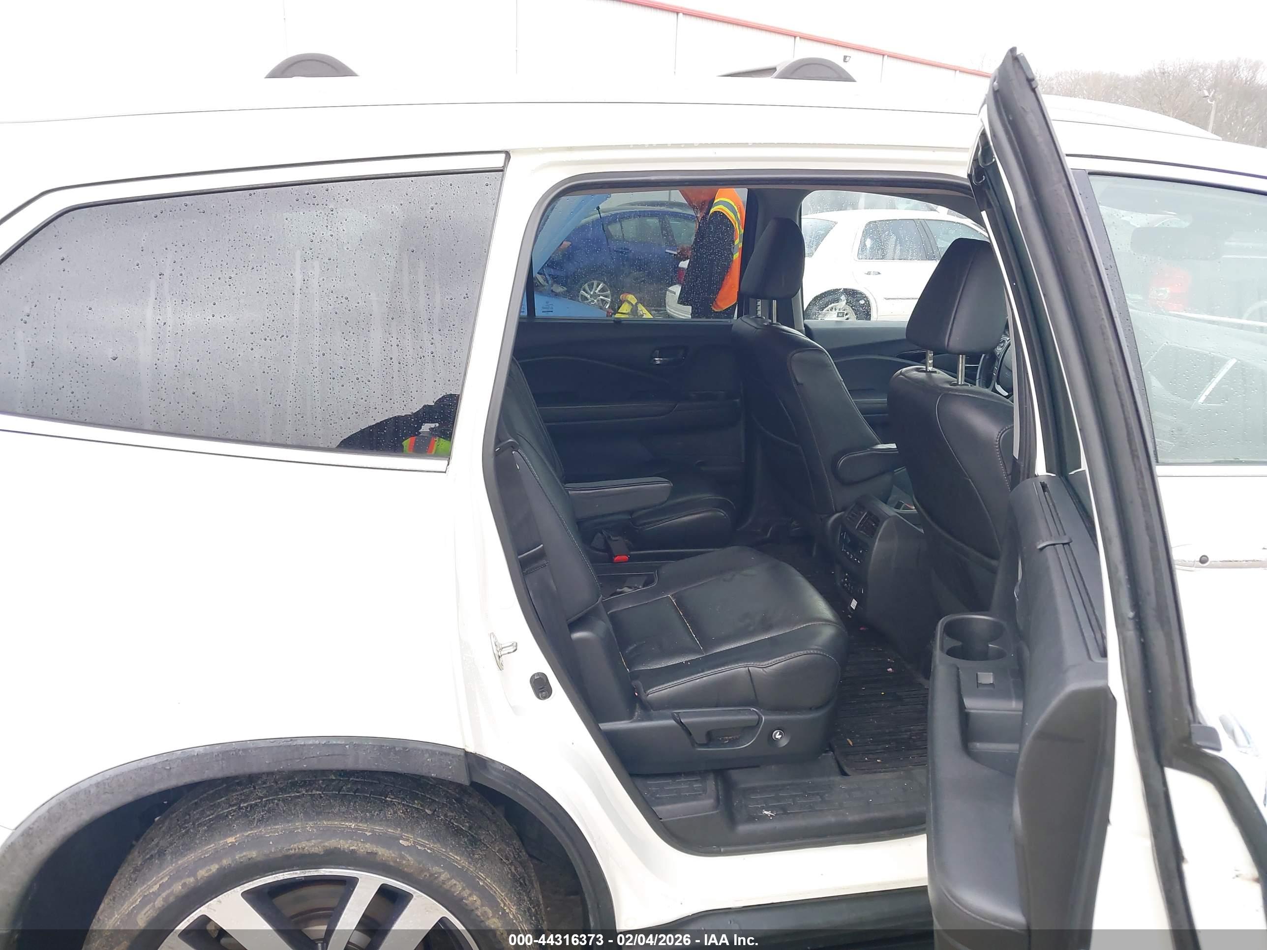 HONDA PILOT image 8
