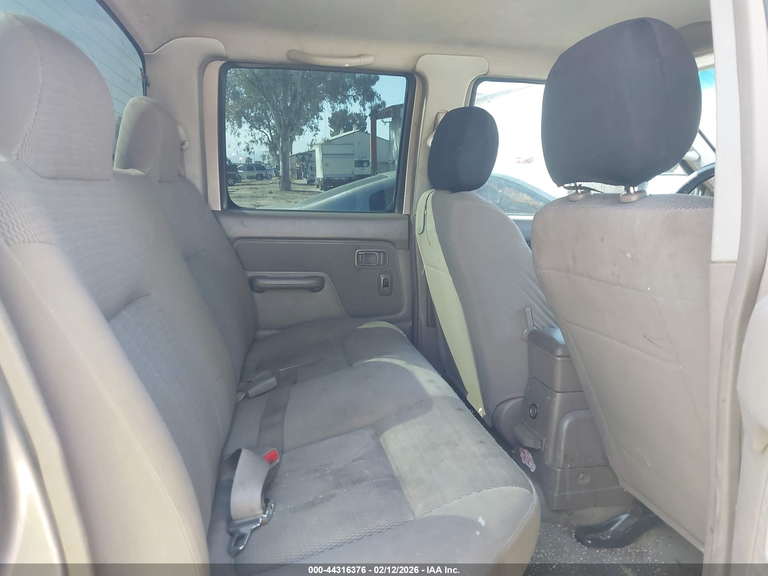 NISSAN FRONTIER image 8