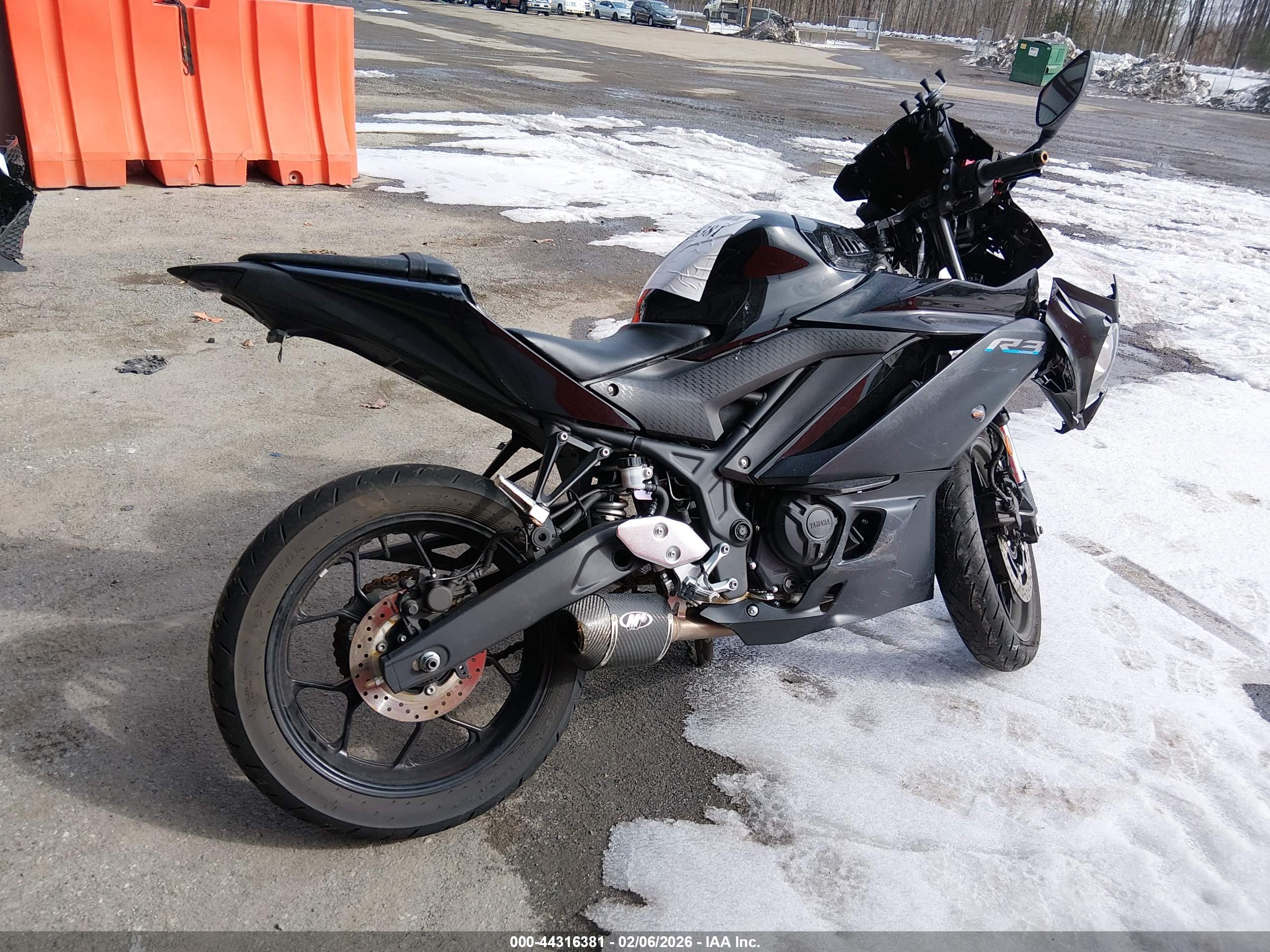 YAMAHA YZFR3 image 4
