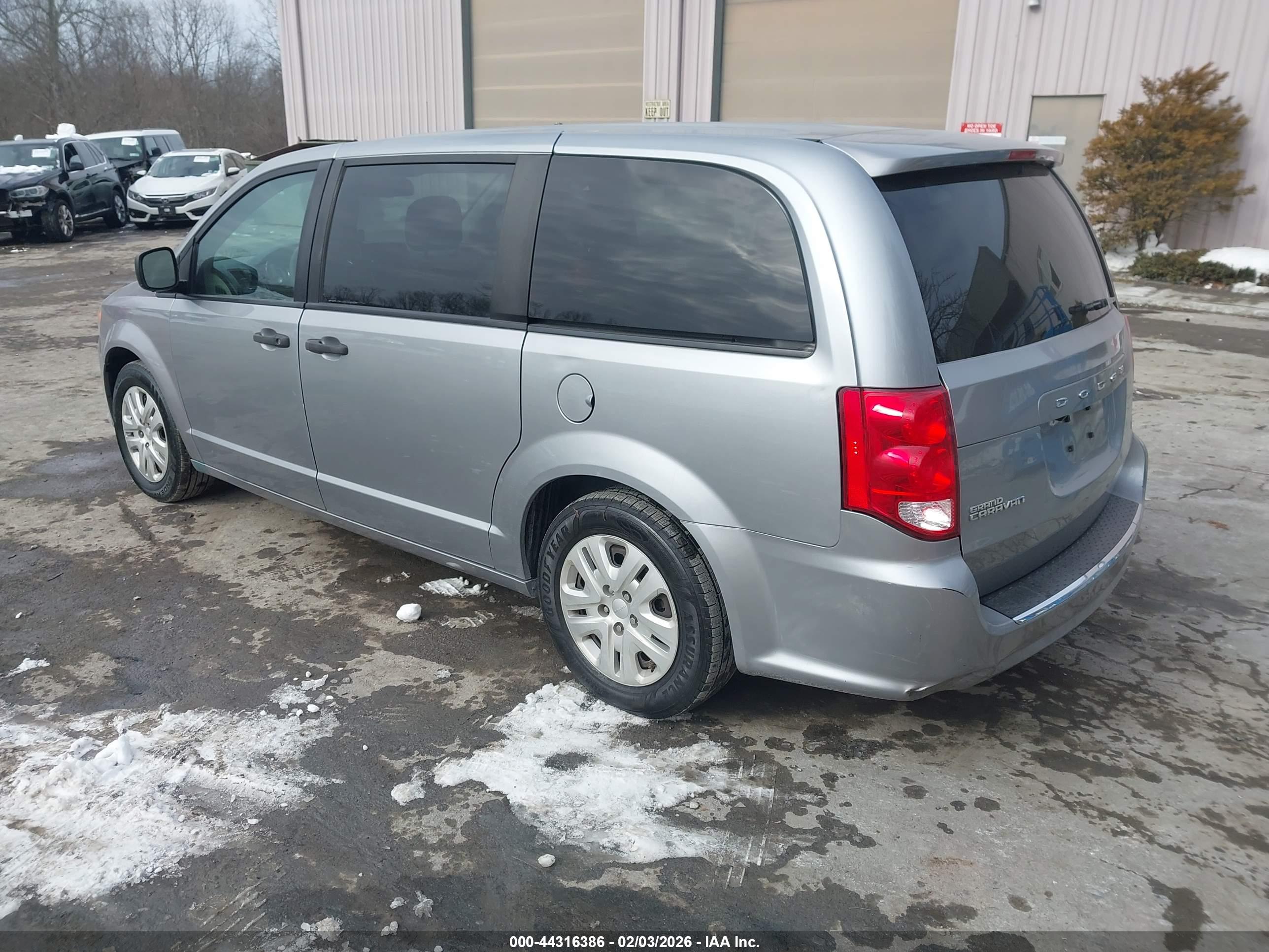 DODGE GRAND image 3