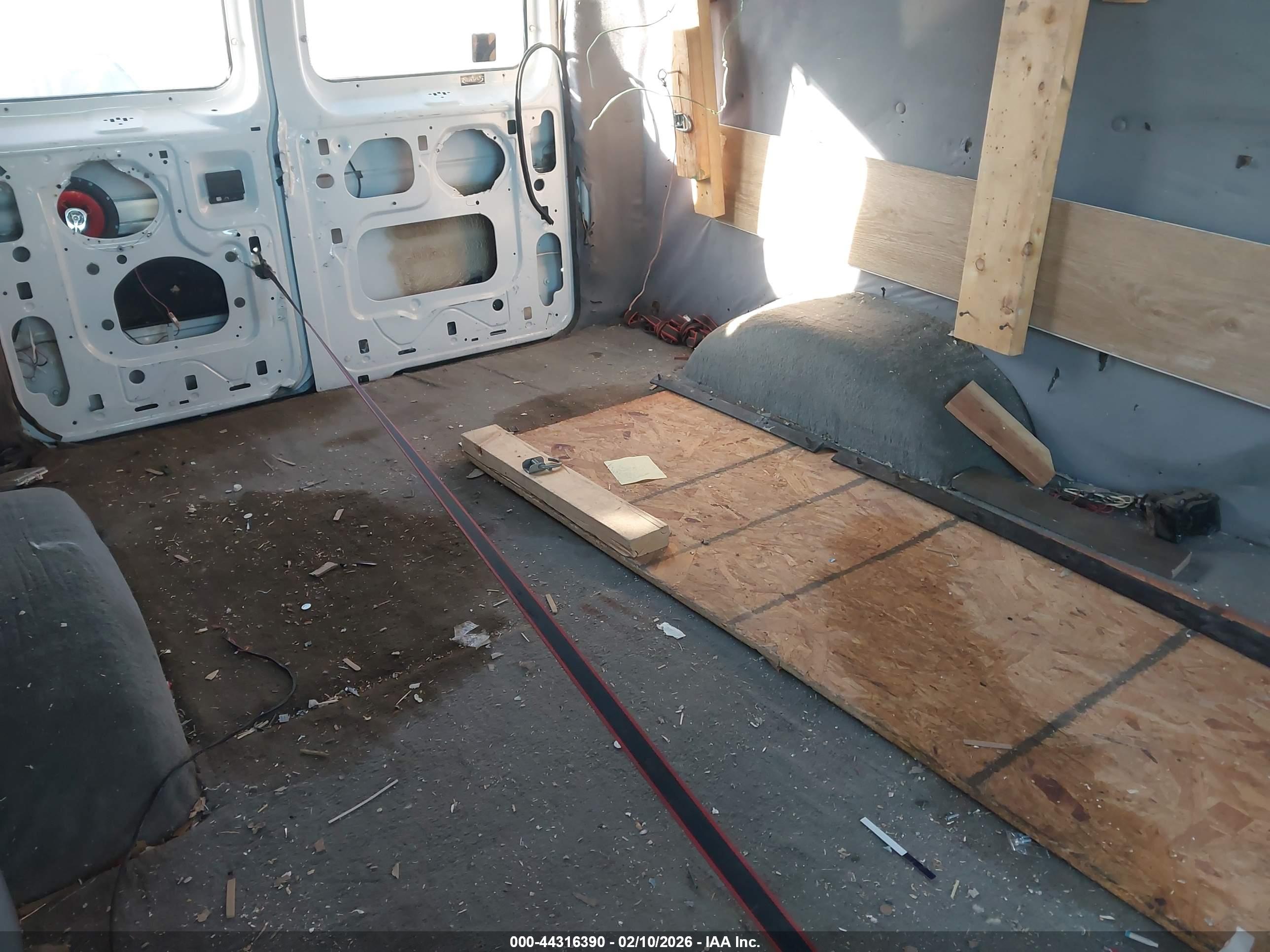 FORD E-150 image 8