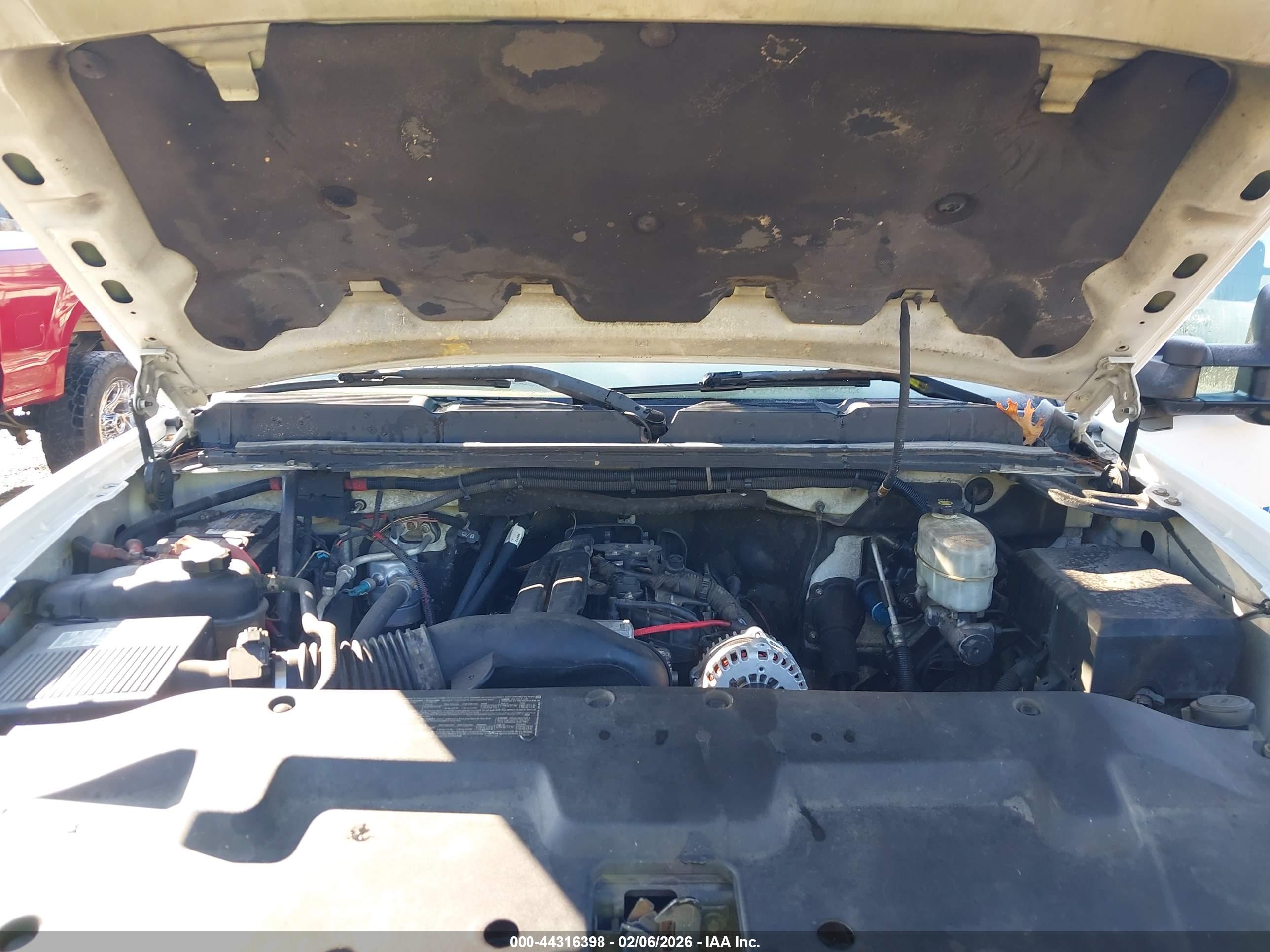 CHEVROLET SILVERADO image 10