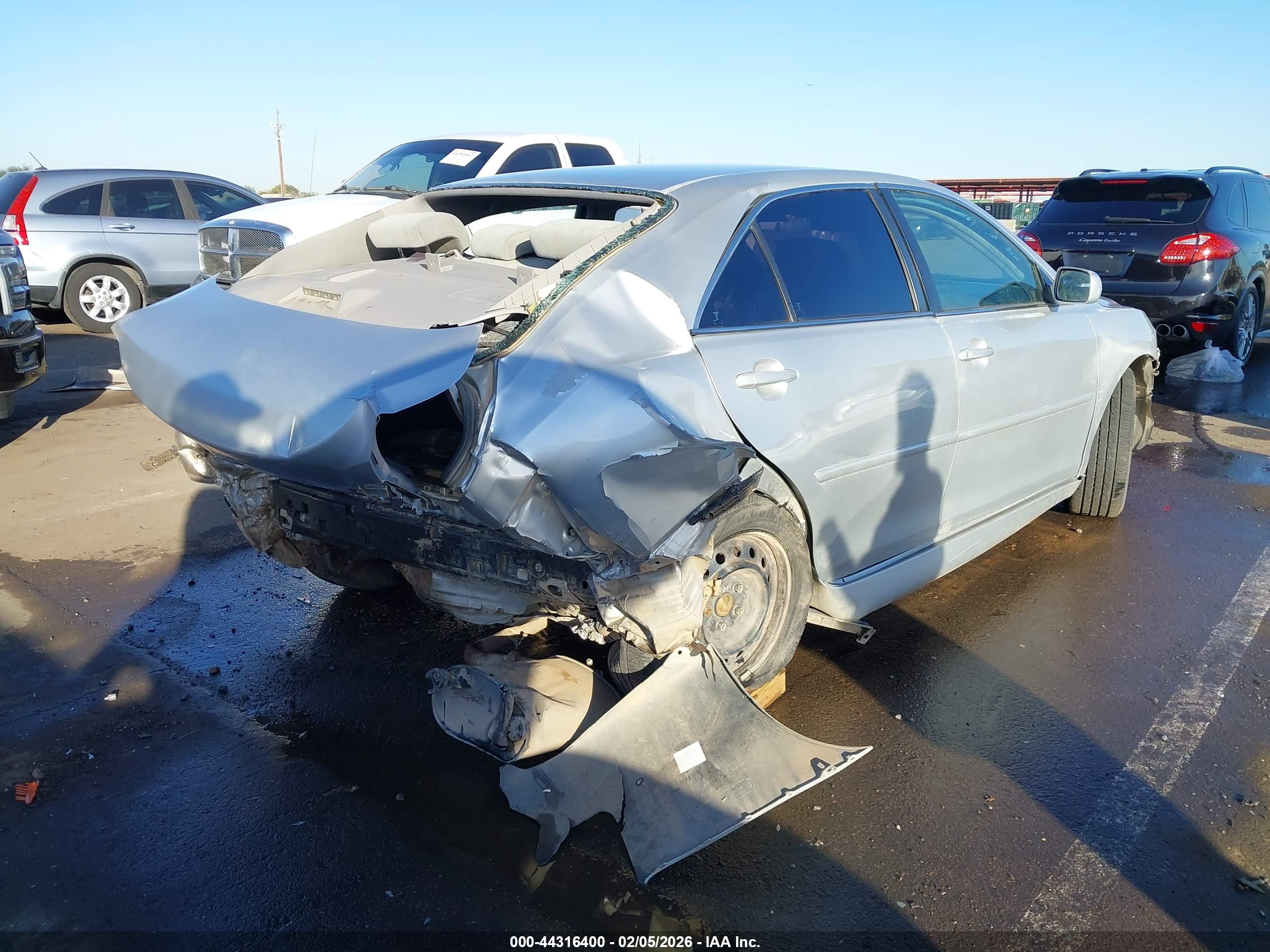 TOYOTA CAMRY image 4