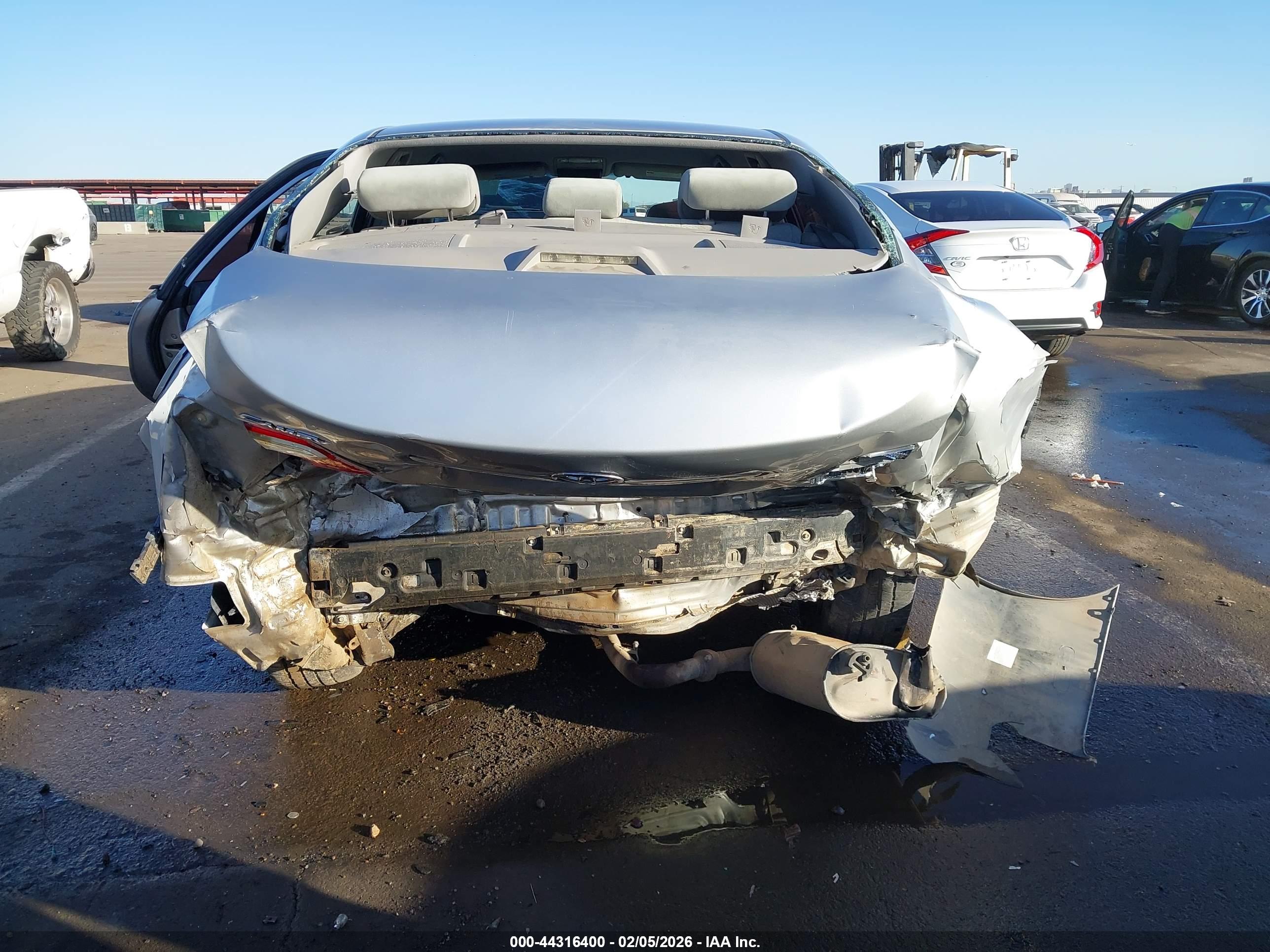 TOYOTA CAMRY image 6