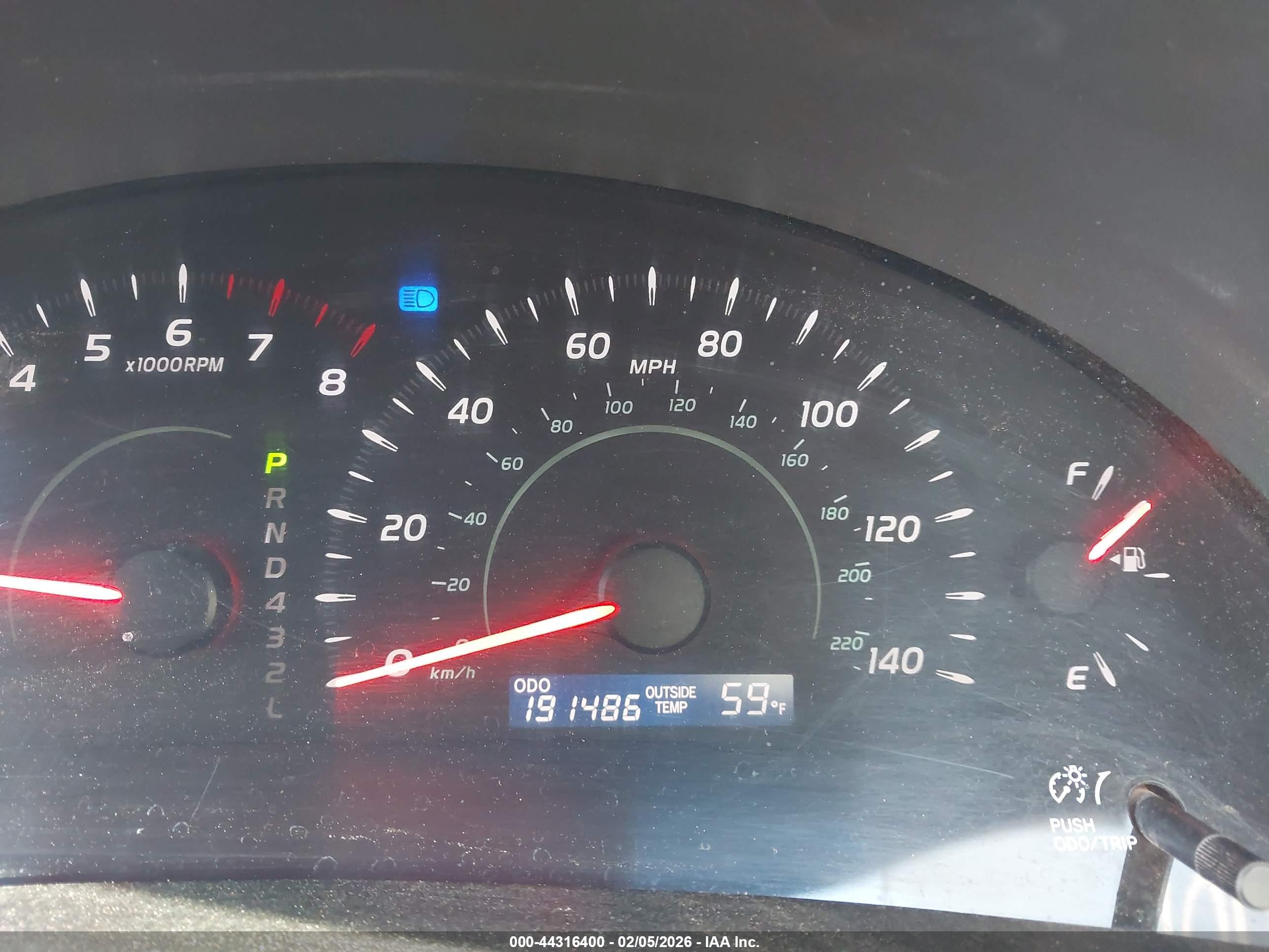 TOYOTA CAMRY image 7