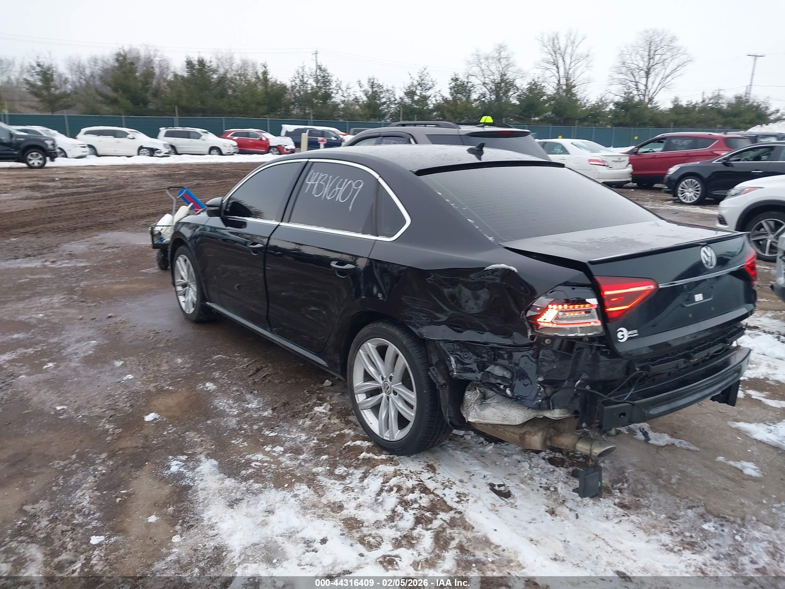VOLKSWAGEN PASSAT image 3