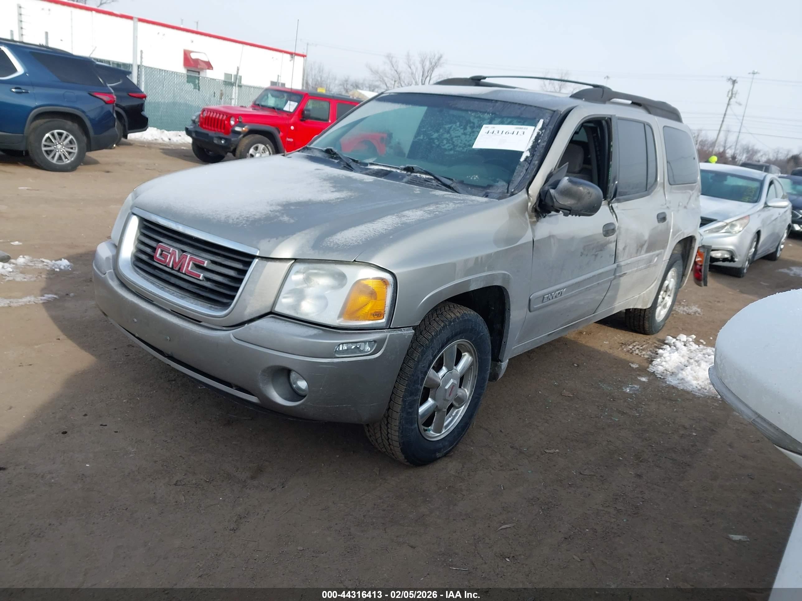 GMC ENVOY image 2