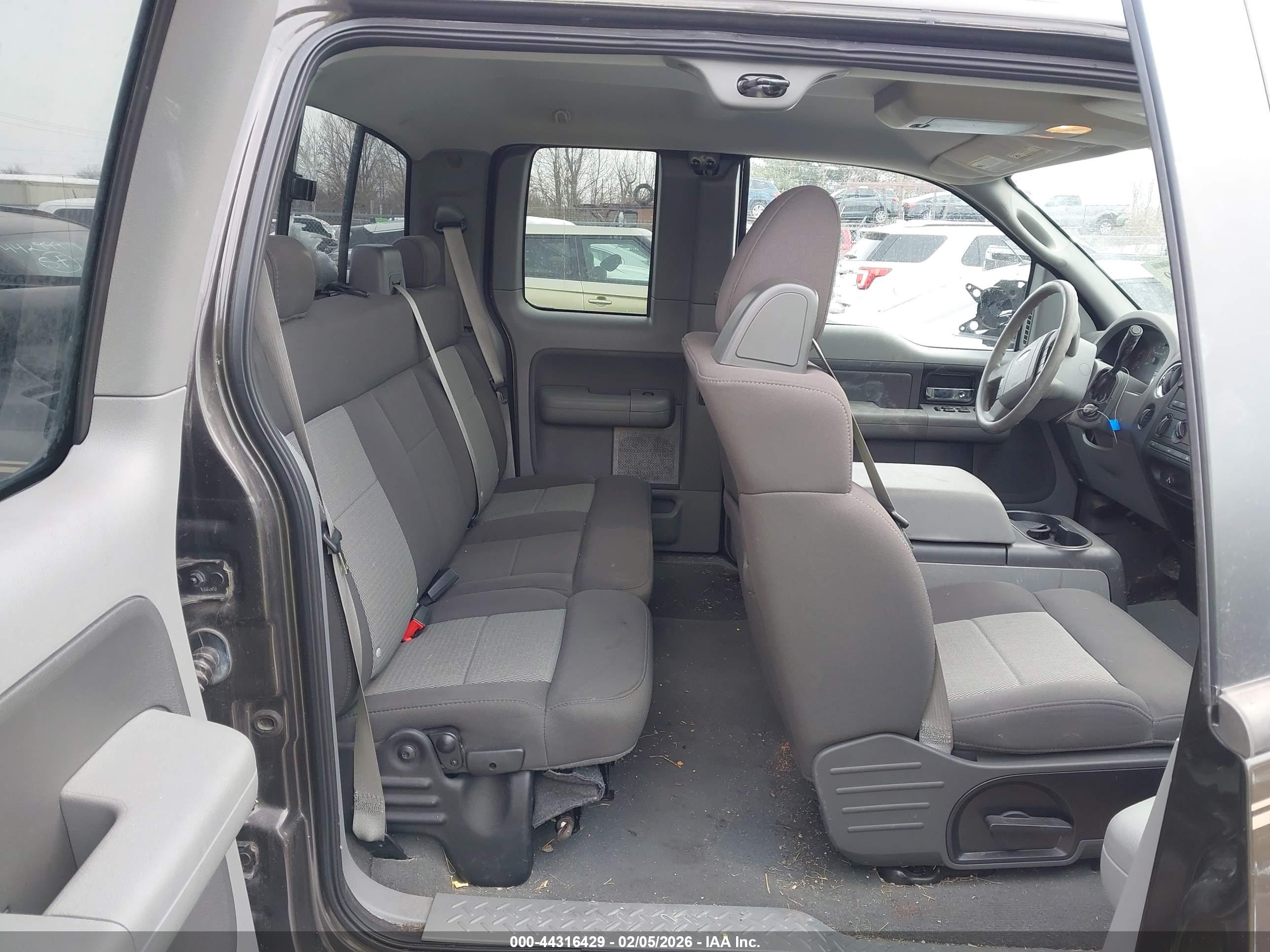 FORD F-150 image 8